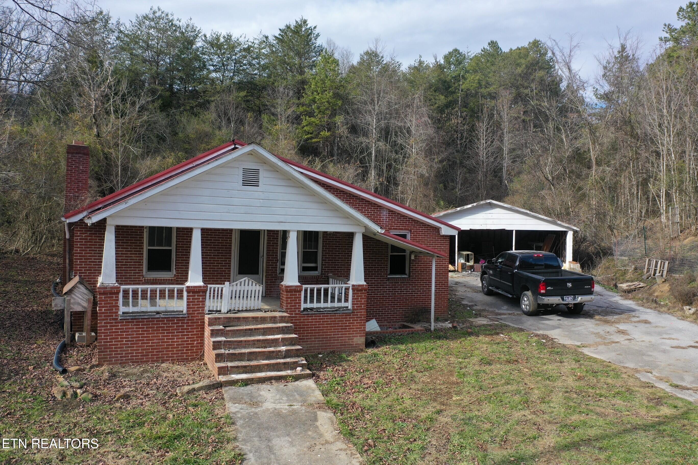2534 Muddy Hollow Dandridge TN 37725