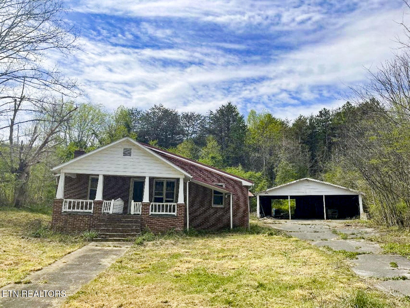 2534 Muddy Hollow Dandridge TN 37725
