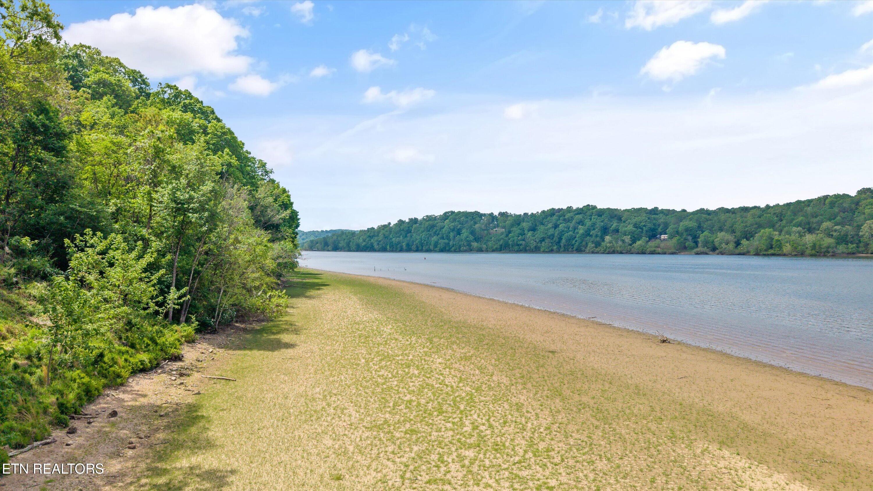 600 Firefly Drive Loudon TN 37774