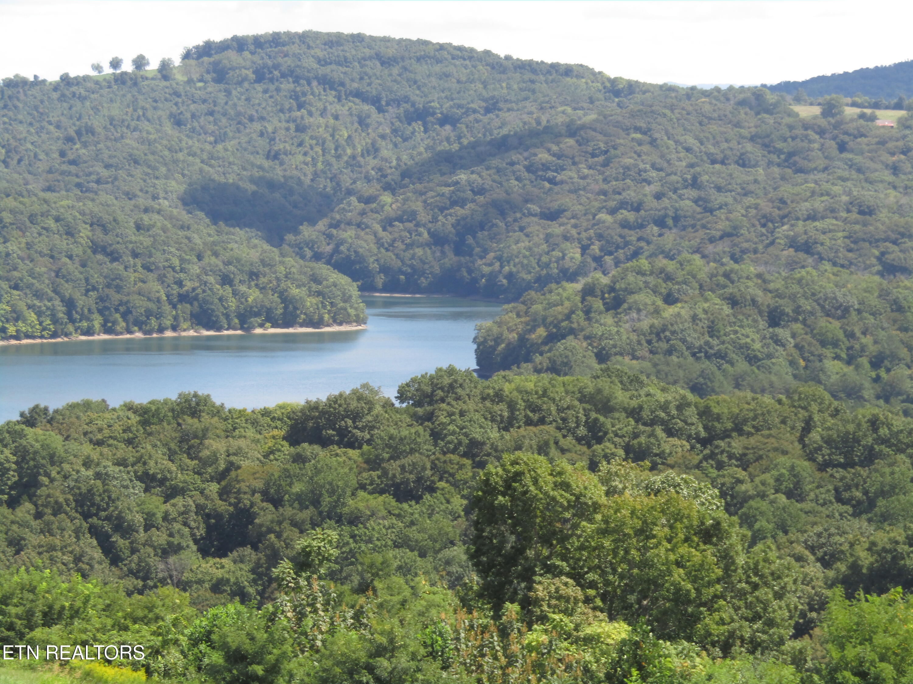 48 E Swan Ridge Road Hilham TN 38568
