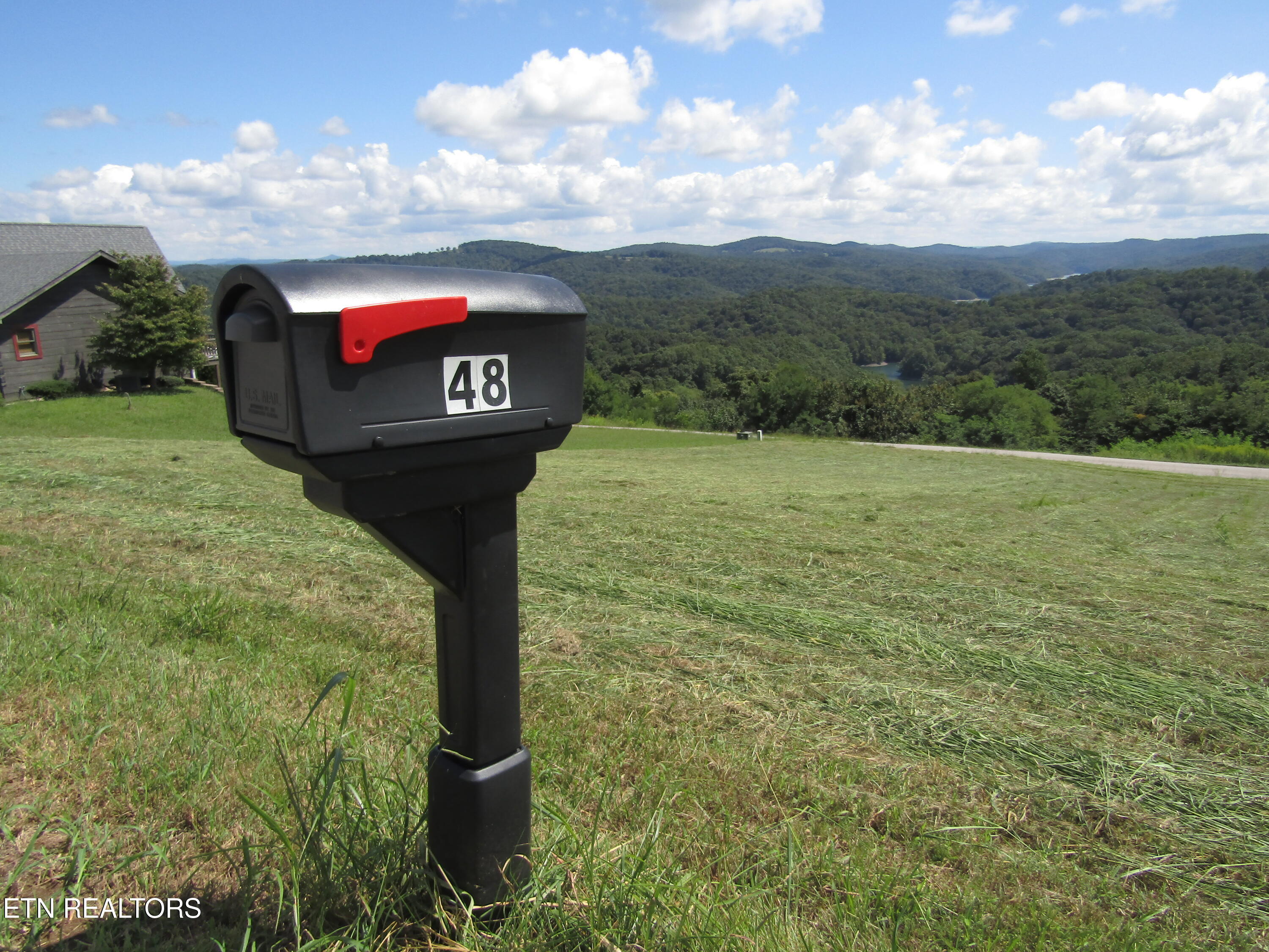 48 E Swan Ridge Road Hilham TN 38568