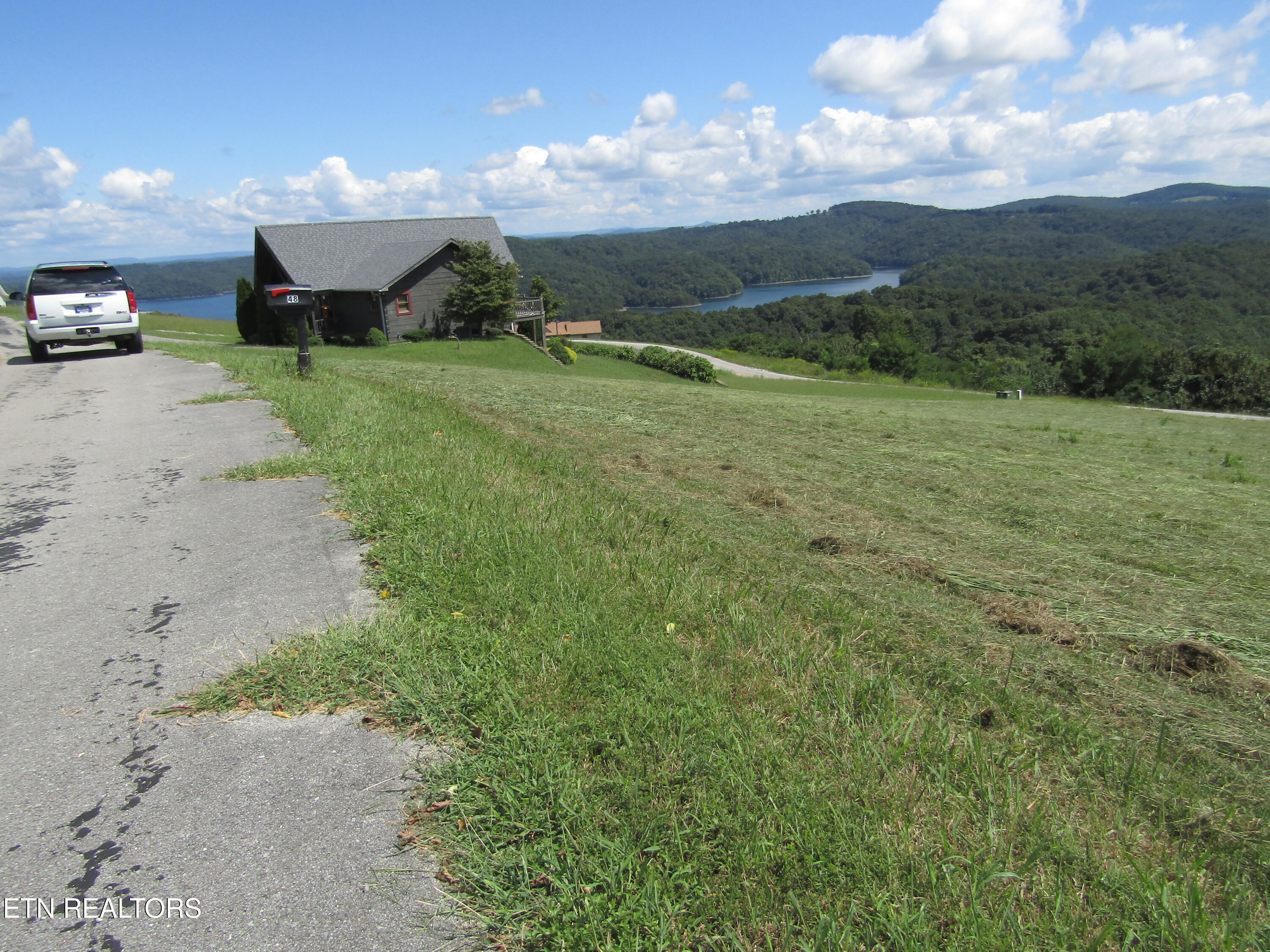 48 E Swan Ridge Road Hilham TN 38568