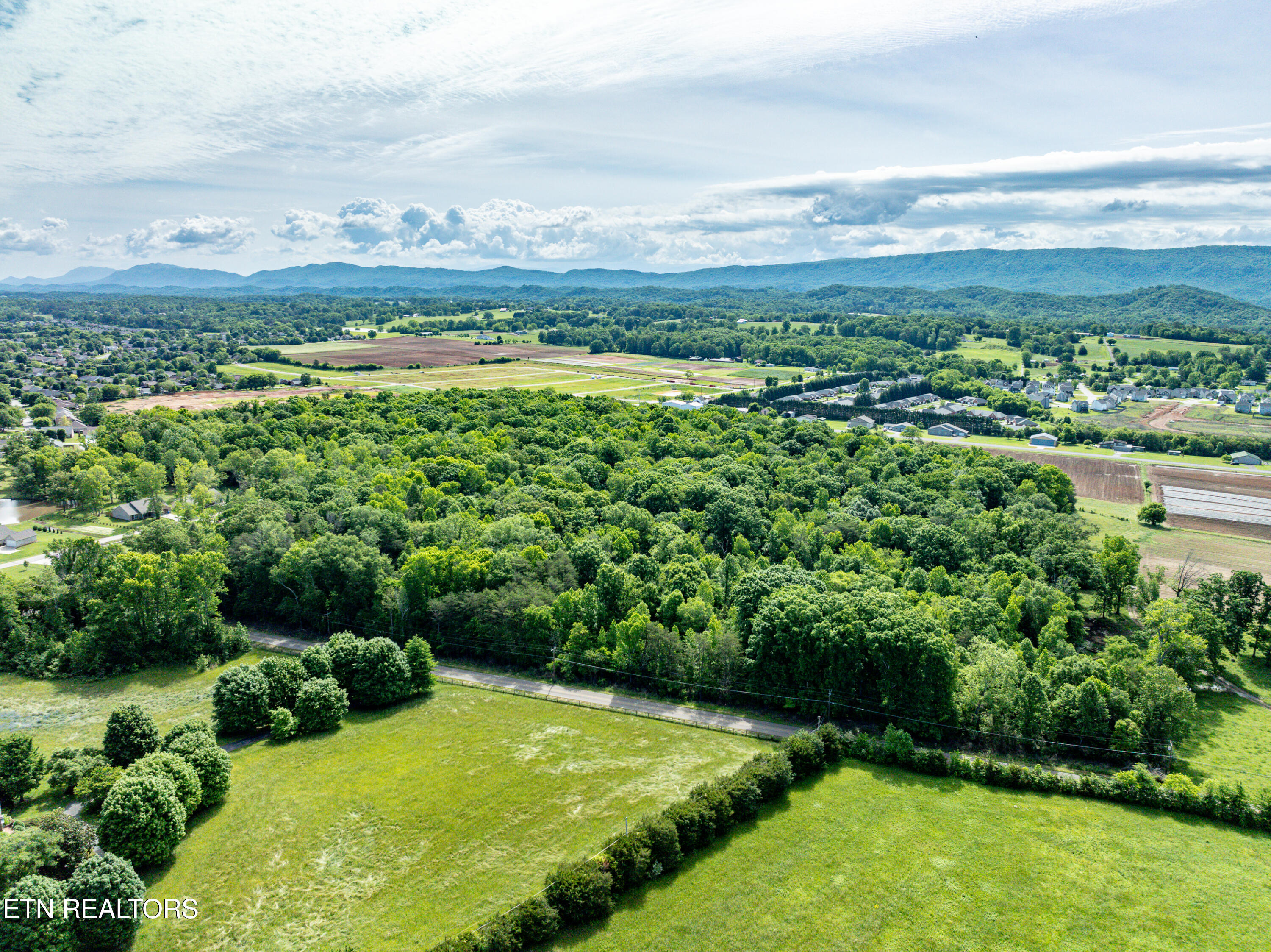 2738 Carpenters Grade Road Maryville TN 37803