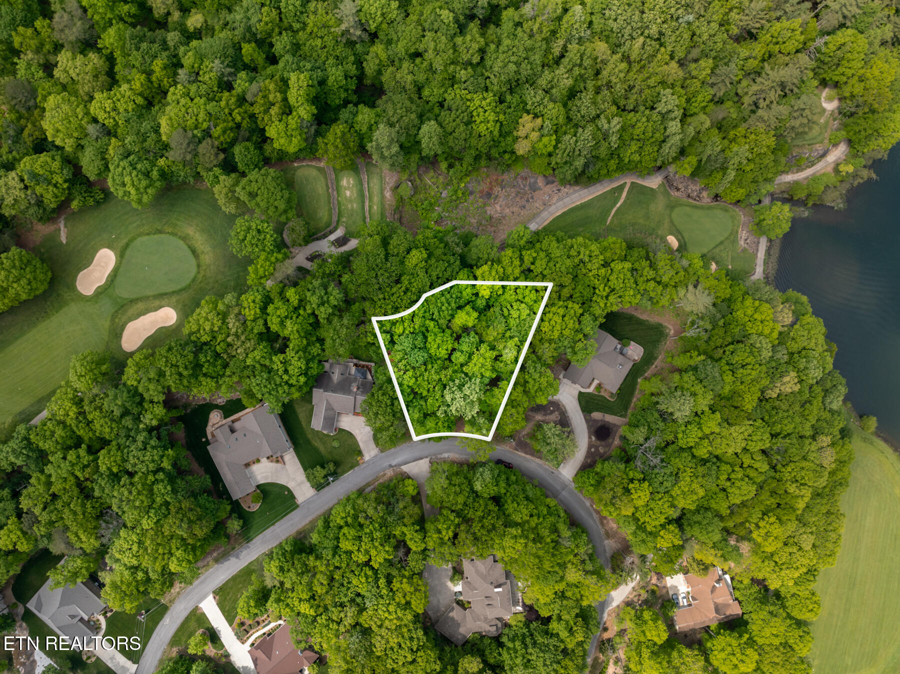 21 Claremont Circle Crossville TN 38558