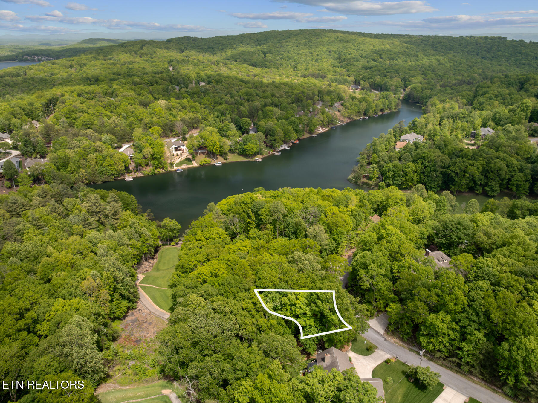 21 Claremont Circle Crossville TN 38558