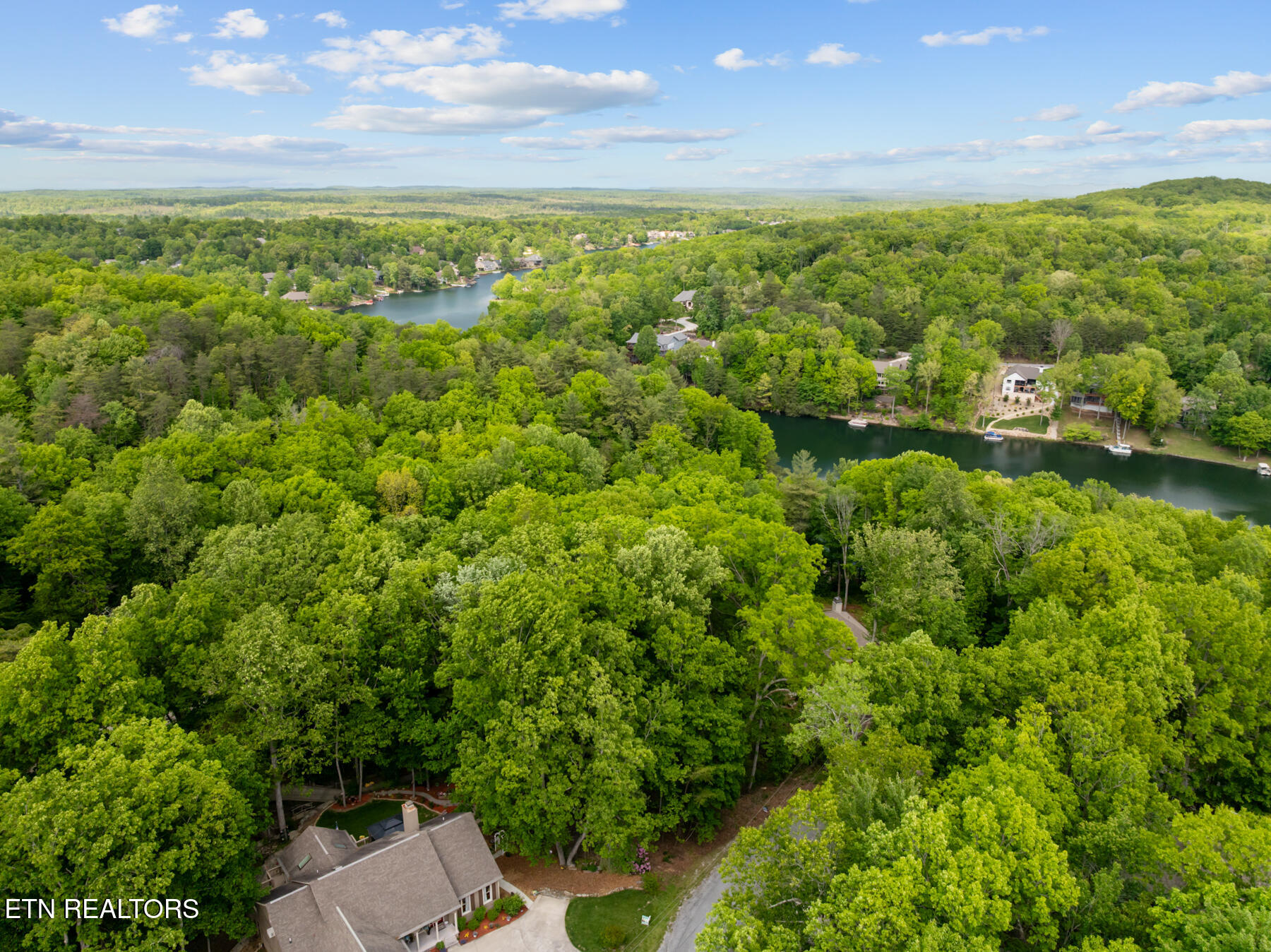 21 Claremont Circle Crossville TN 38558