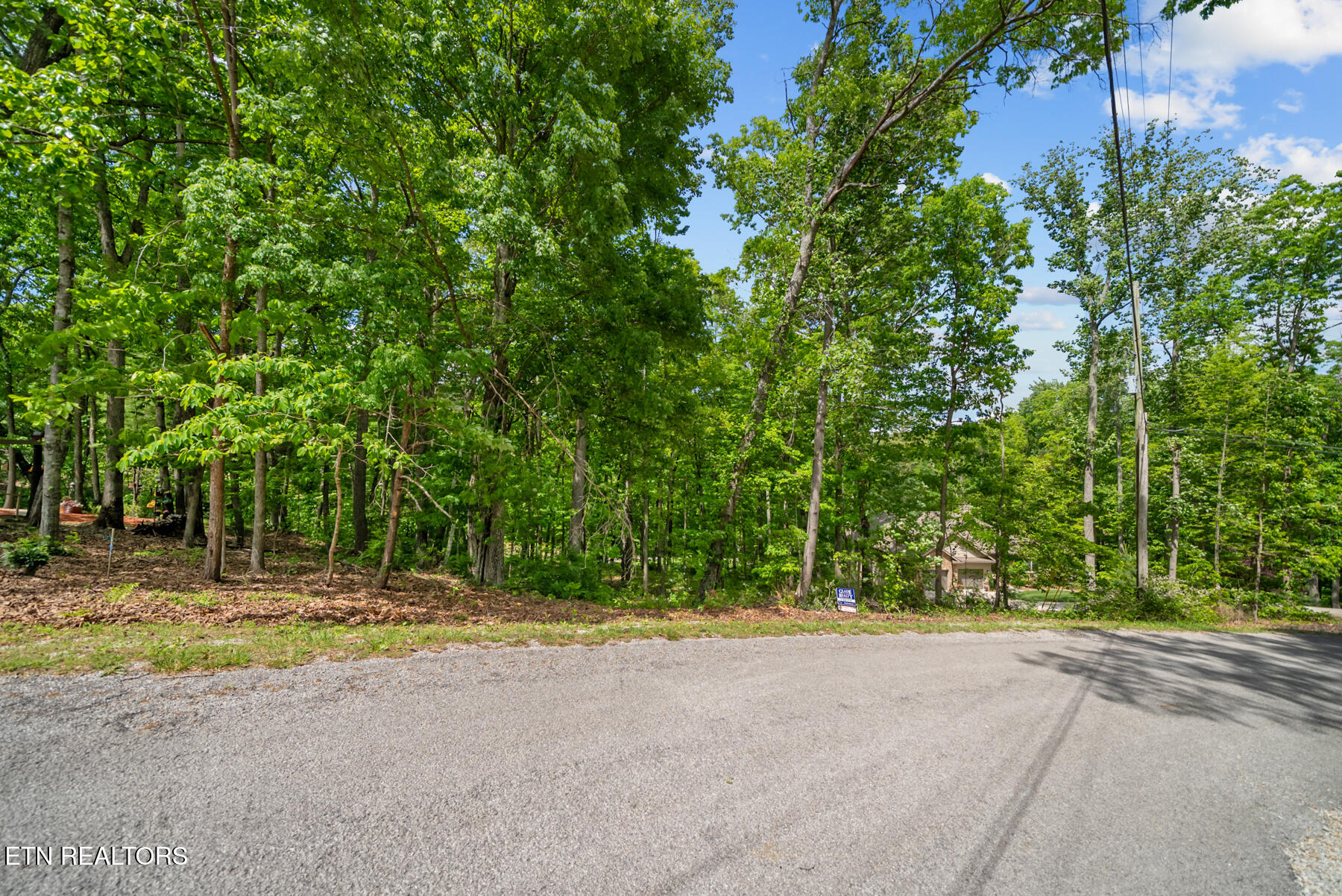 21 Claremont Circle Crossville TN 38558