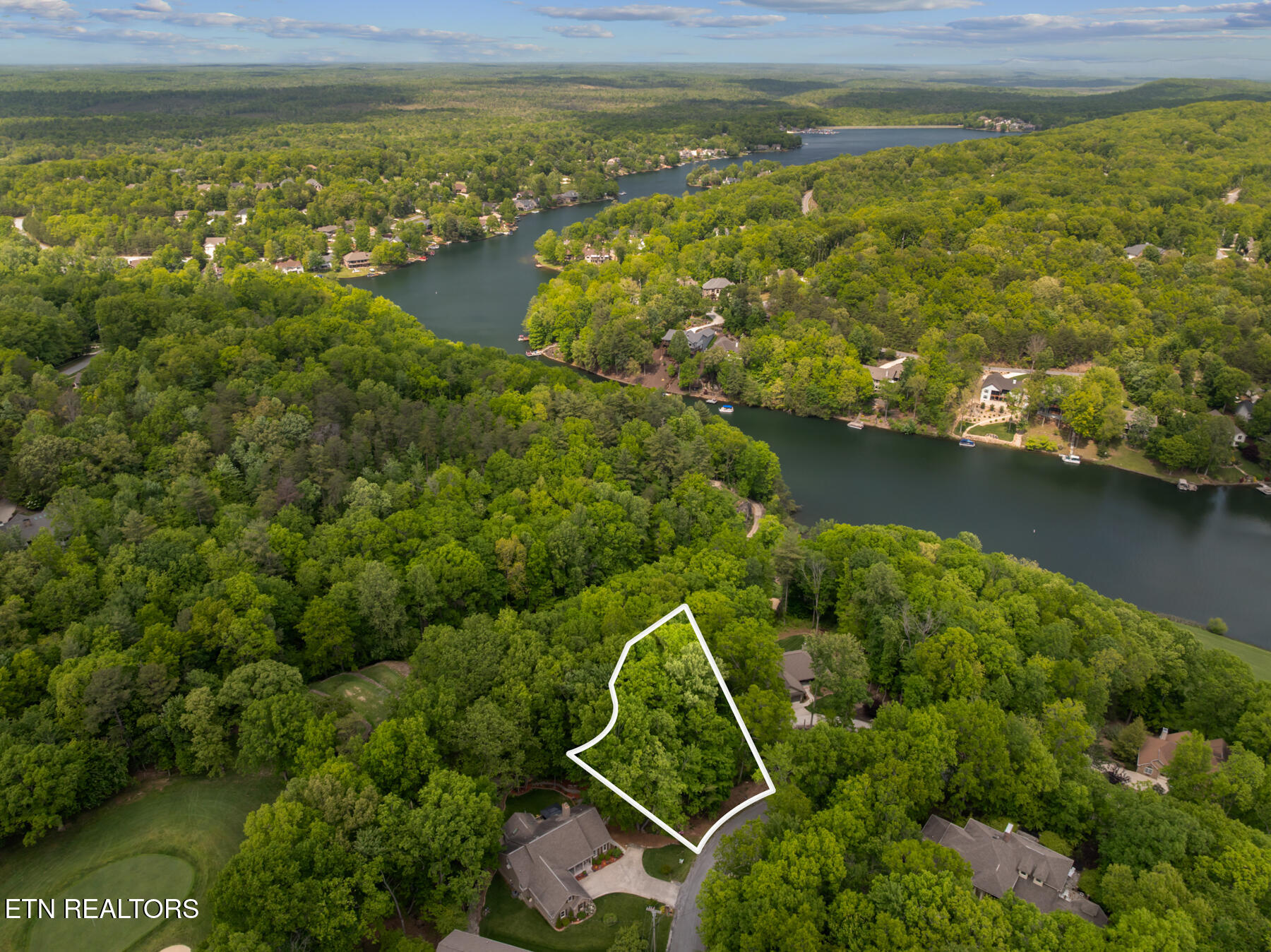 21 Claremont Circle Crossville TN 38558