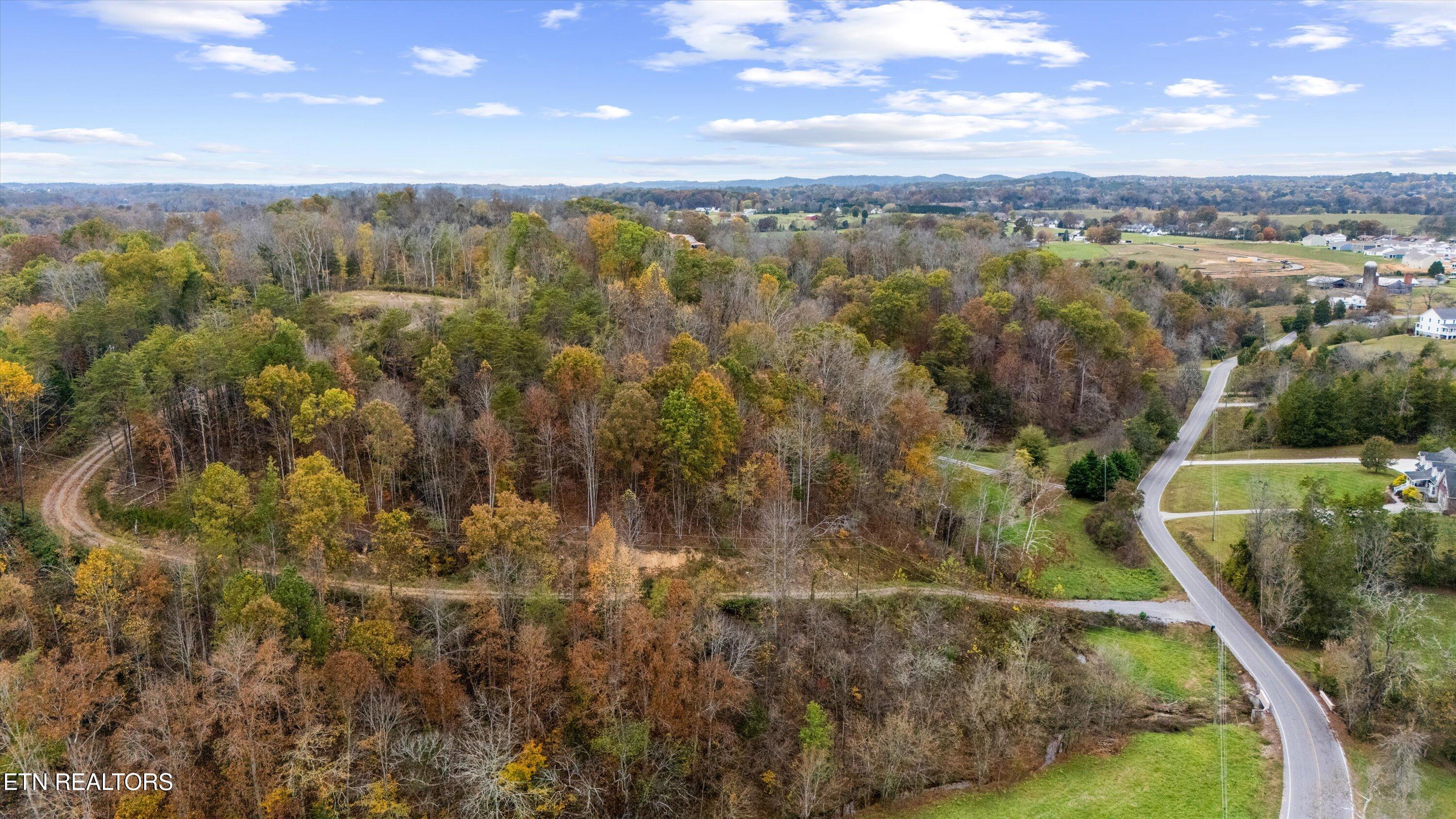 703 N Knob Creek Road Seymour TN 37865