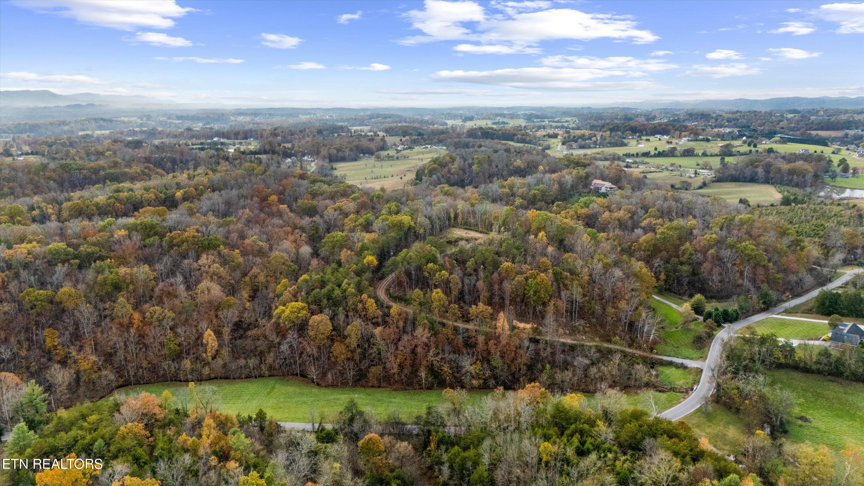 703 N Knob Creek Road Seymour TN 37865