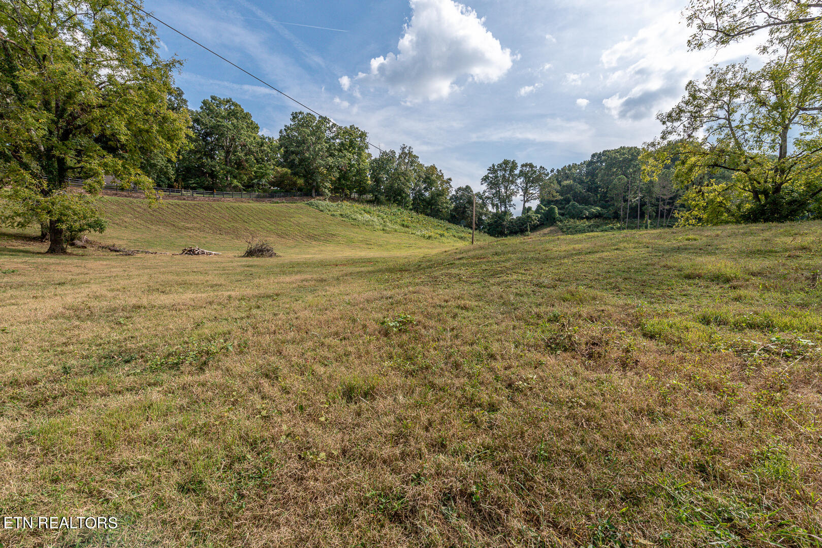 3696 Crown Point Road Louisville TN 37777