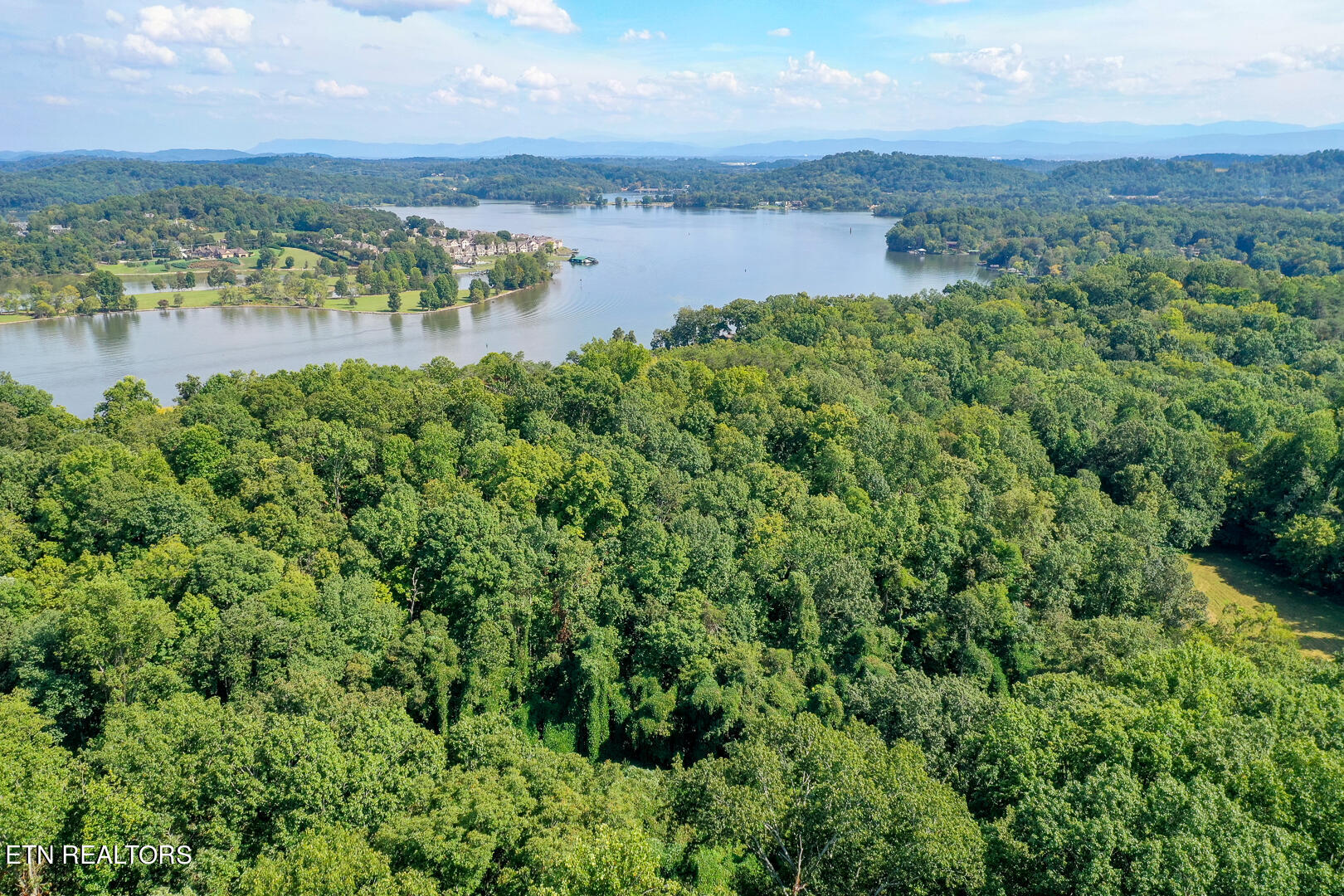3696 Crown Point Road Louisville TN 37777