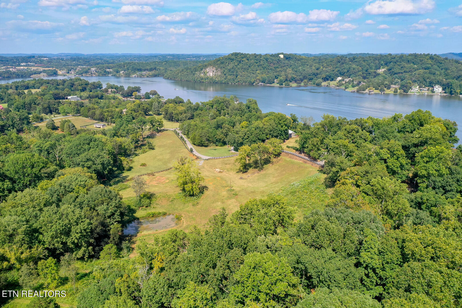3696 Crown Point Road Louisville TN 37777