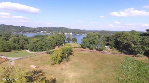3696 Crown Point Road Louisville TN 37777