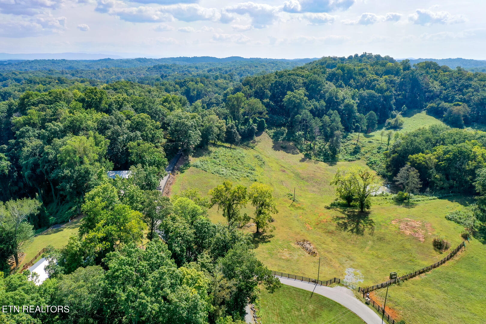 3696 Crown Point Road Louisville TN 37777