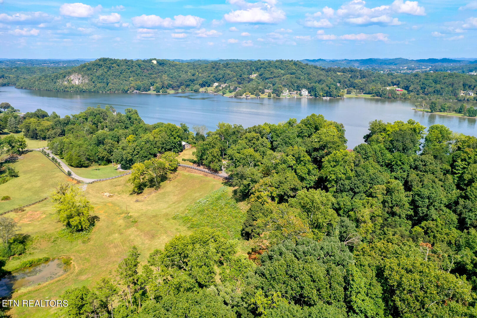3696 Crown Point Road Louisville TN 37777