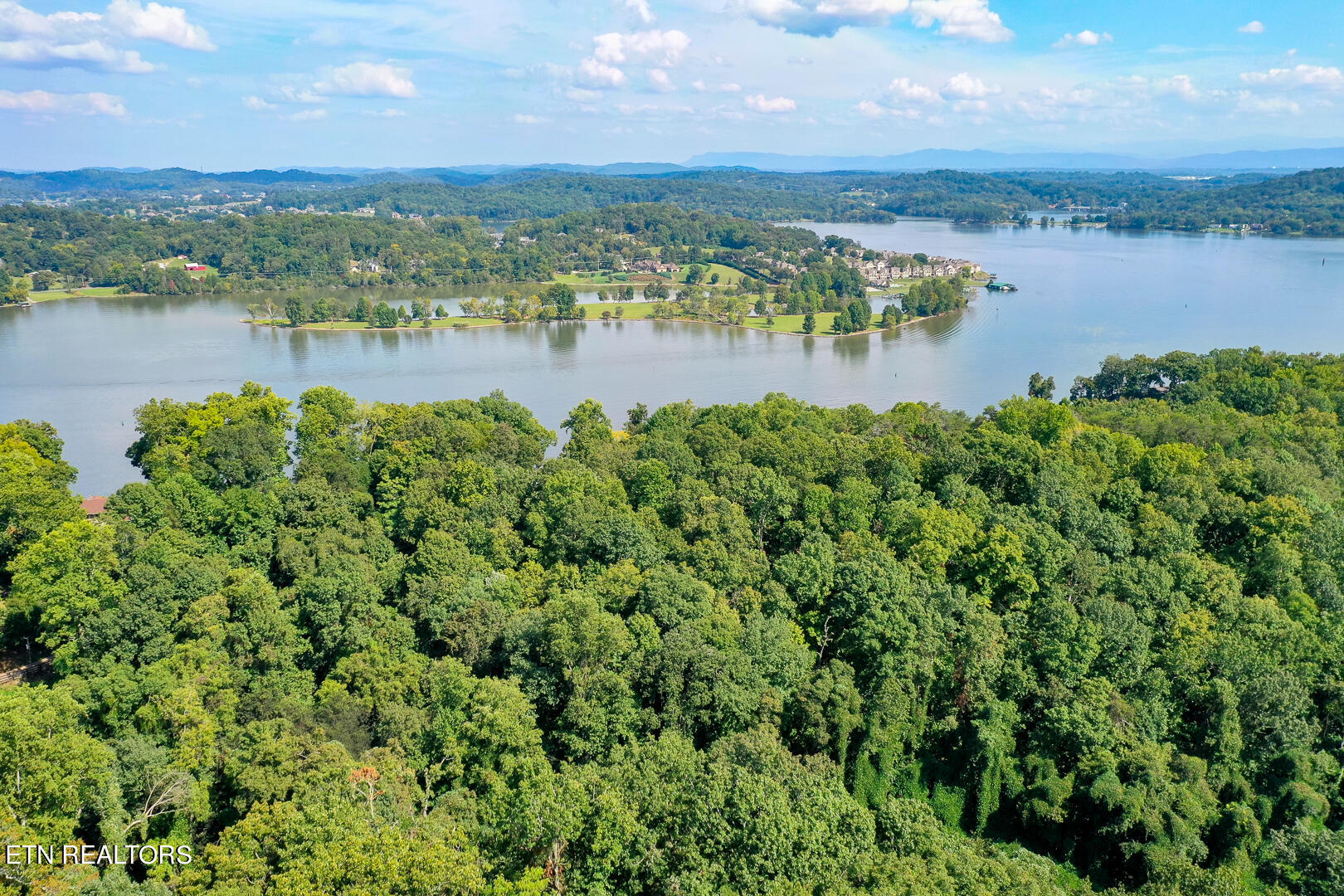 3696 Crown Point Road Louisville TN 37777