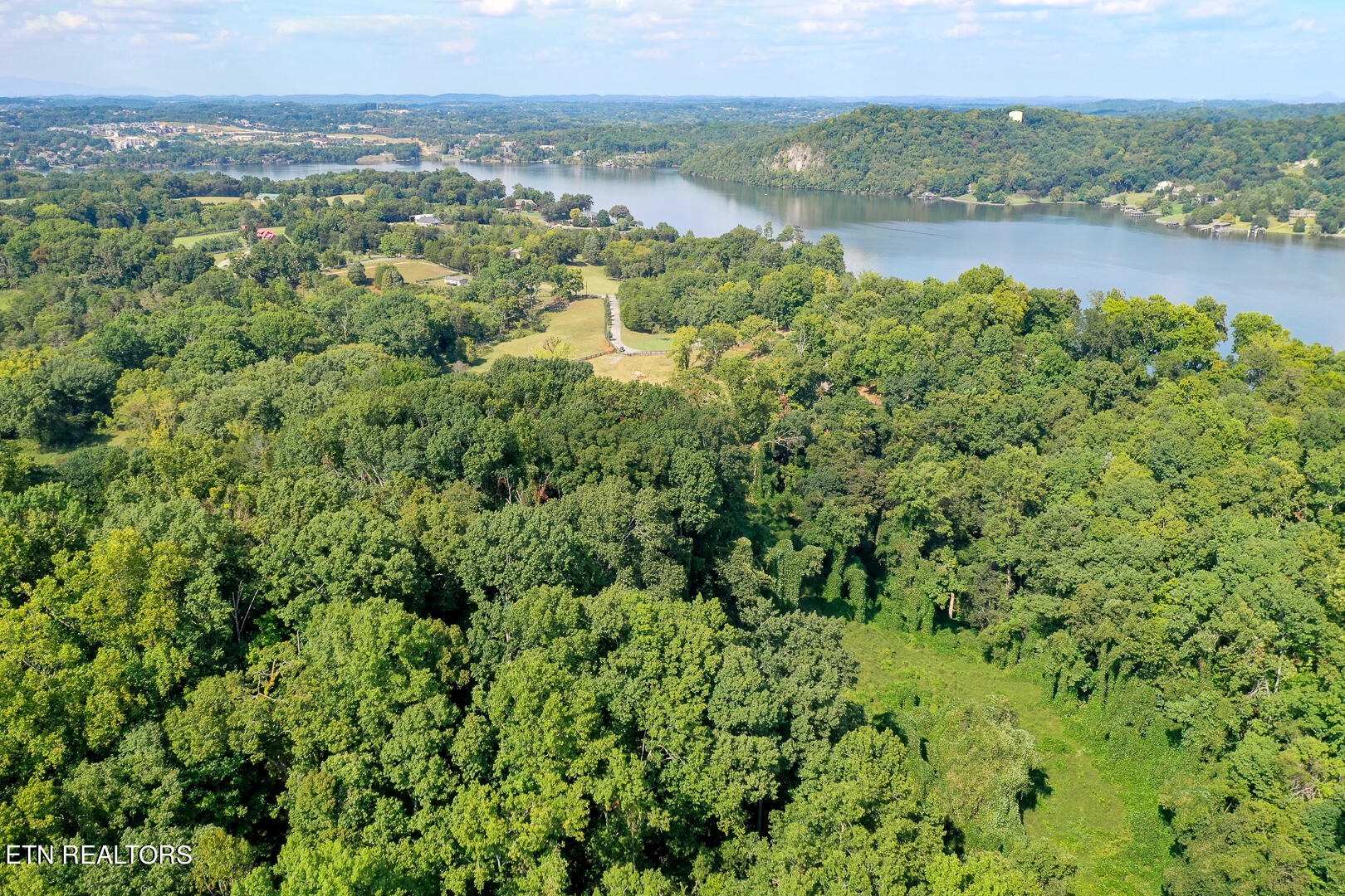 3696 Crown Point Road Louisville TN 37777
