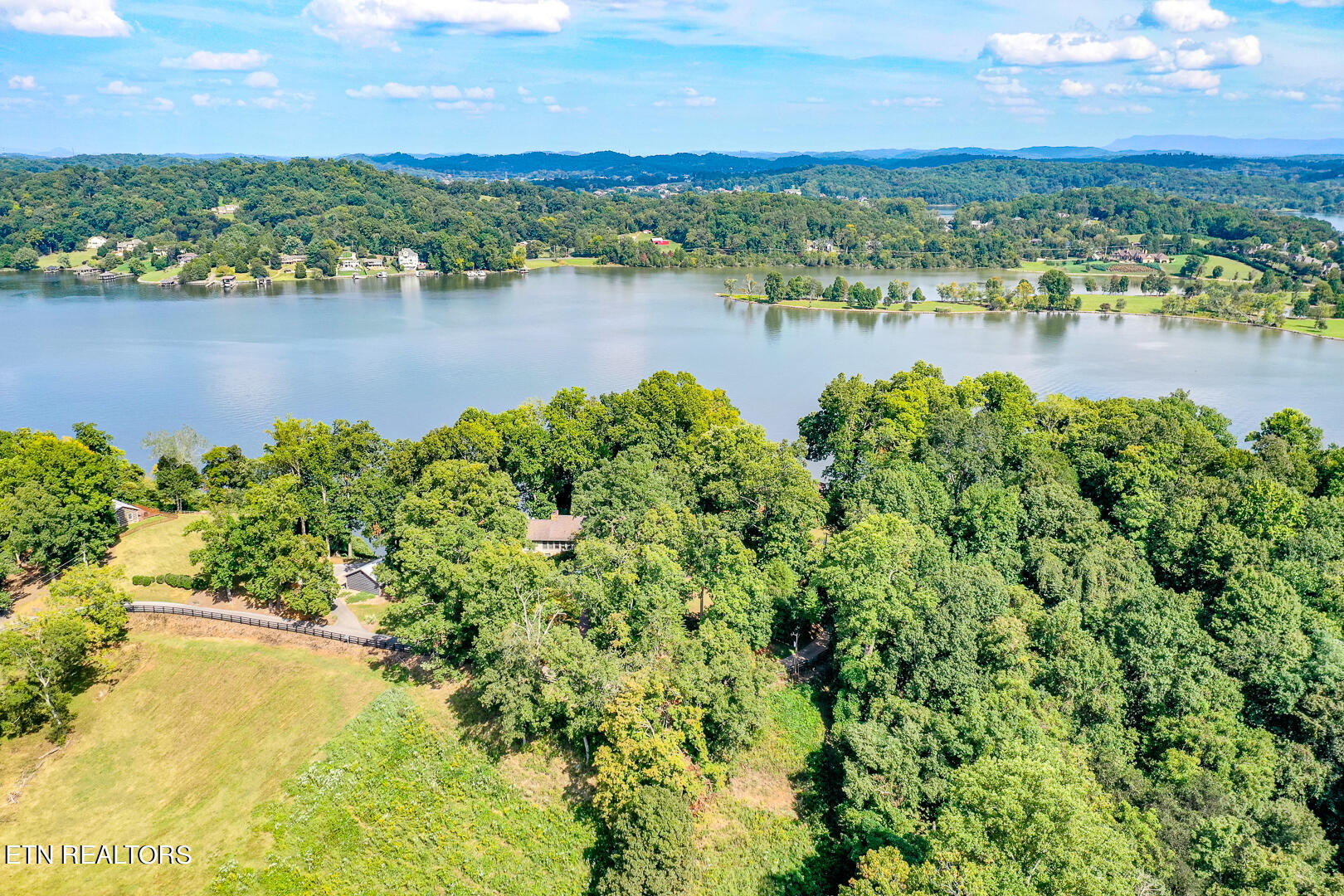 3696 Crown Point Road Louisville TN 37777