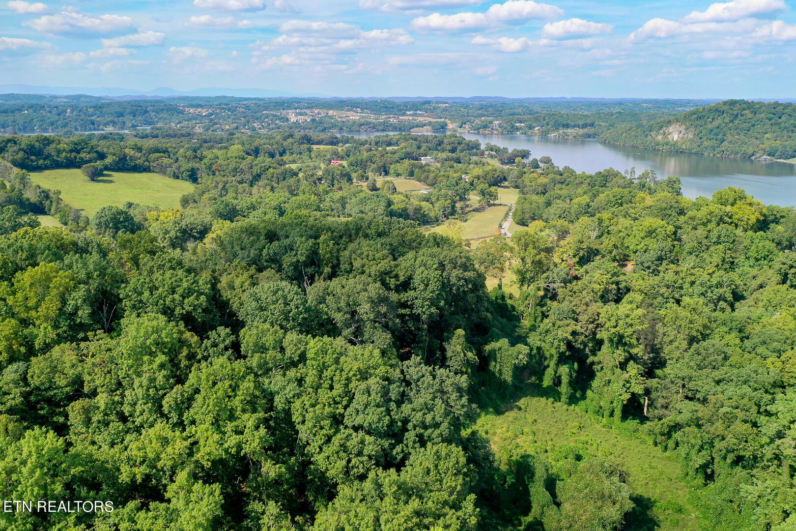 3696 Crown Point Road Louisville TN 37777