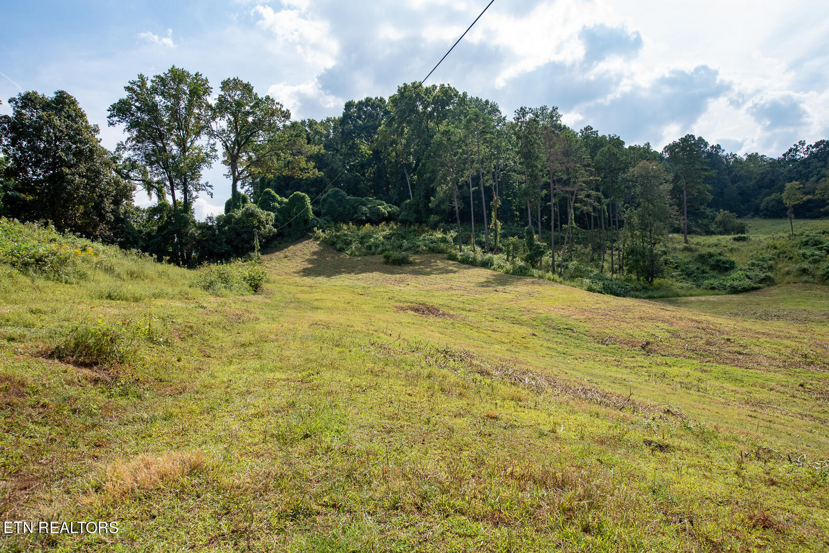 3696 Crown Point Road Louisville TN 37777