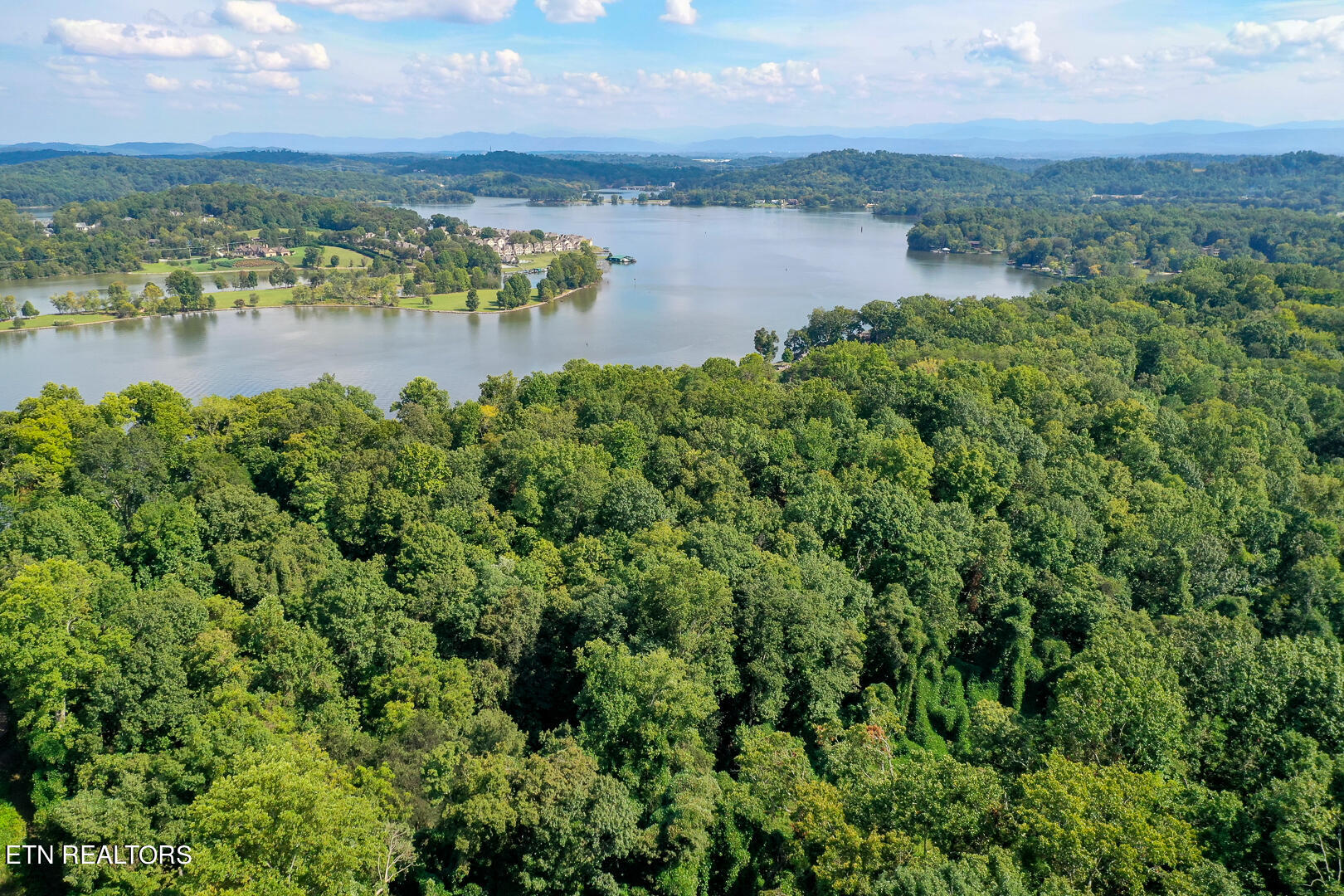 3696 Crown Point Road Louisville TN 37777