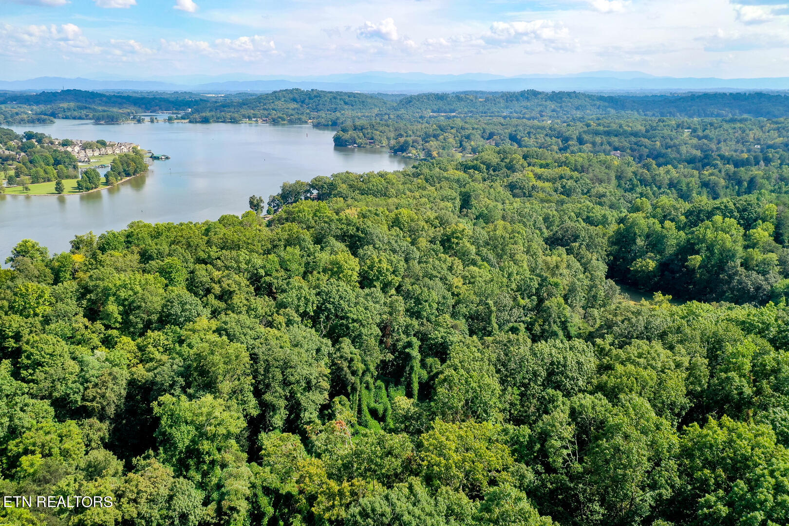 3696 Crown Point Road Louisville TN 37777