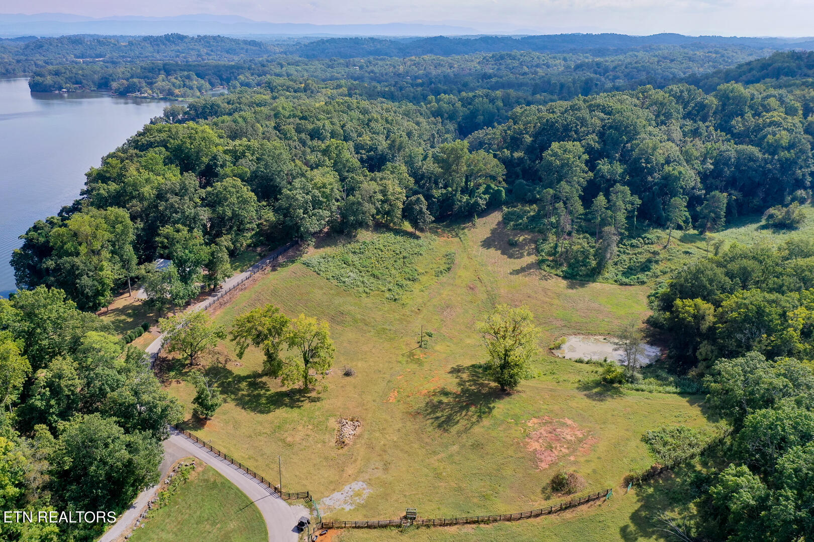 3696 Crown Point Road Louisville TN 37777
