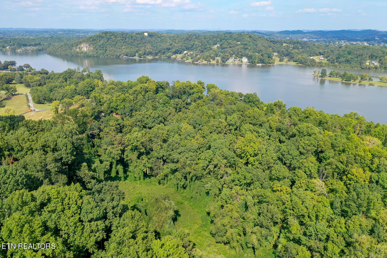 3696 Crown Point Road Louisville TN 37777