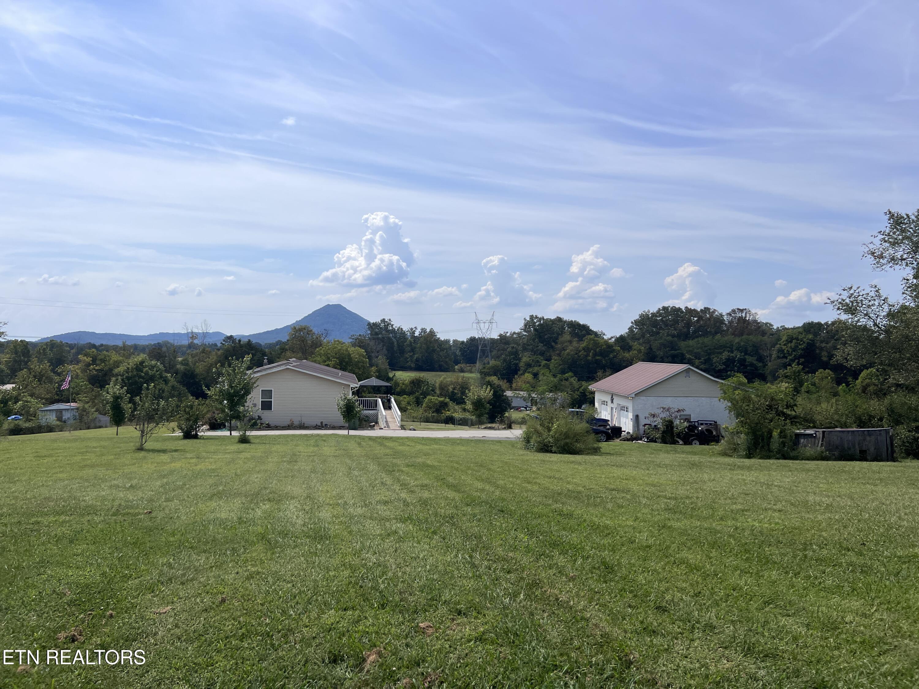 10728 Mountain Road Luttrell TN 37779