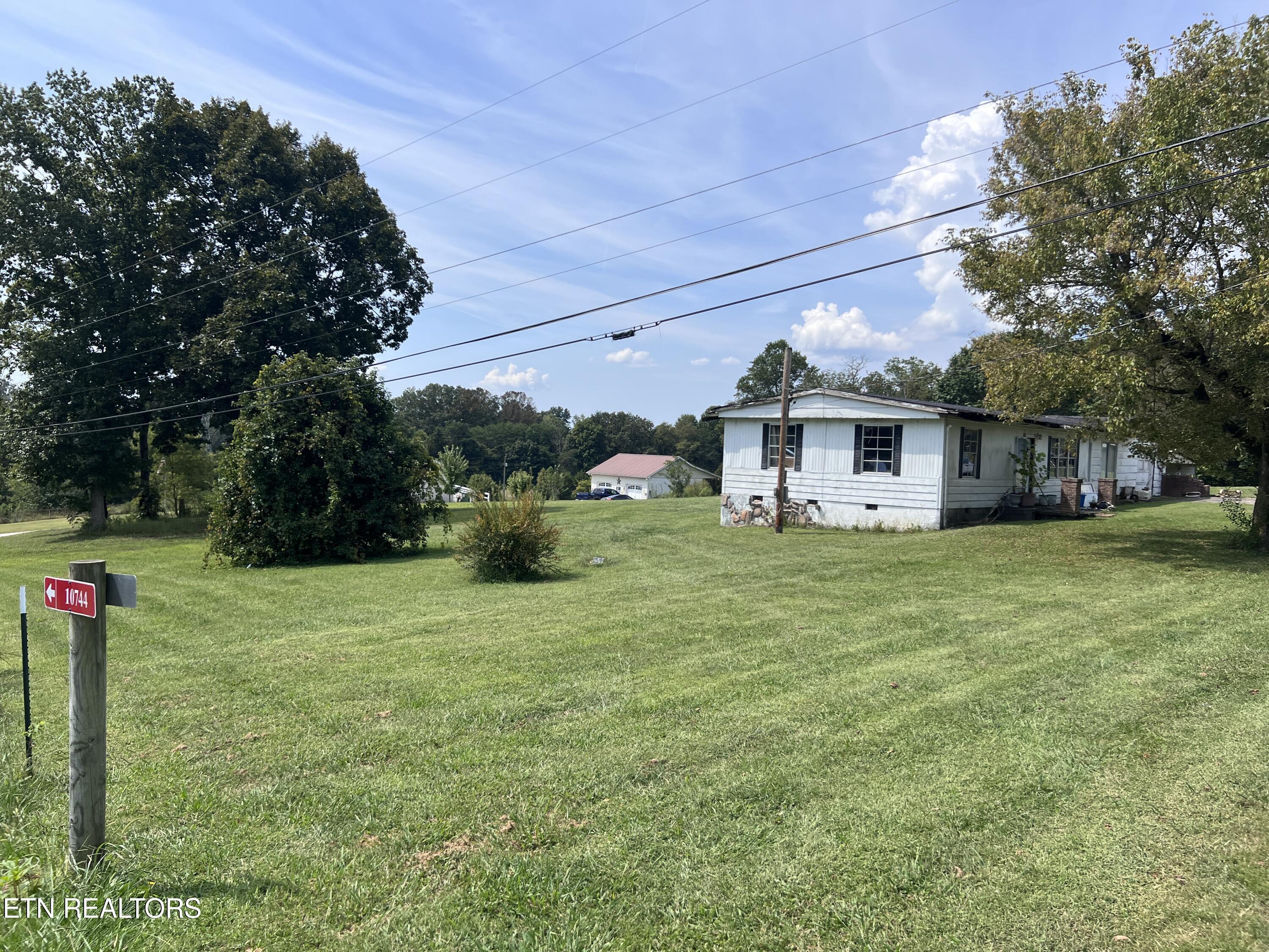 10728 Mountain Road Luttrell TN 37779
