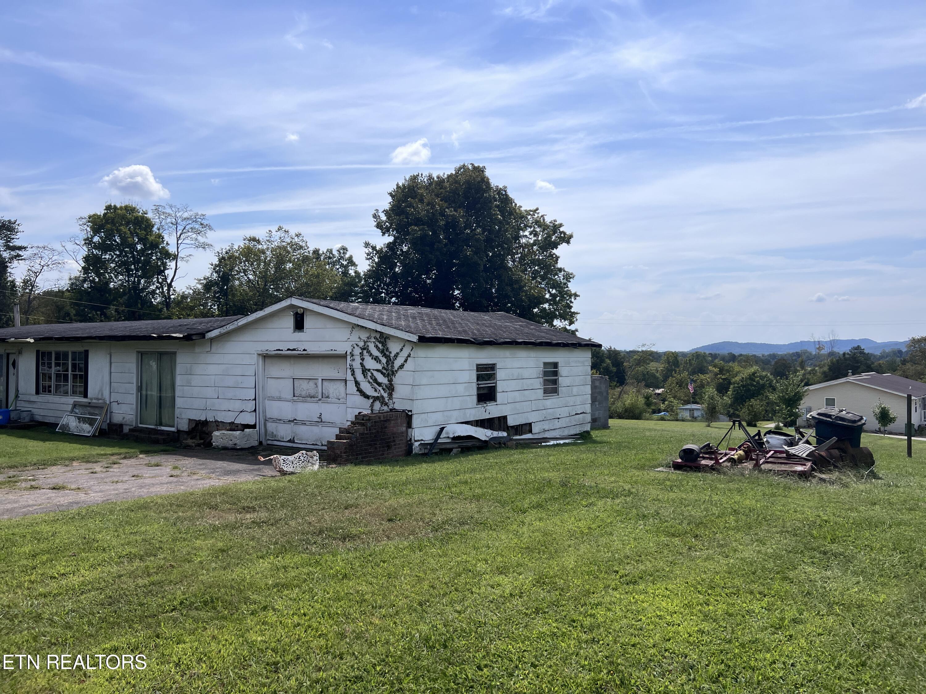 10728 Mountain Road Luttrell TN 37779