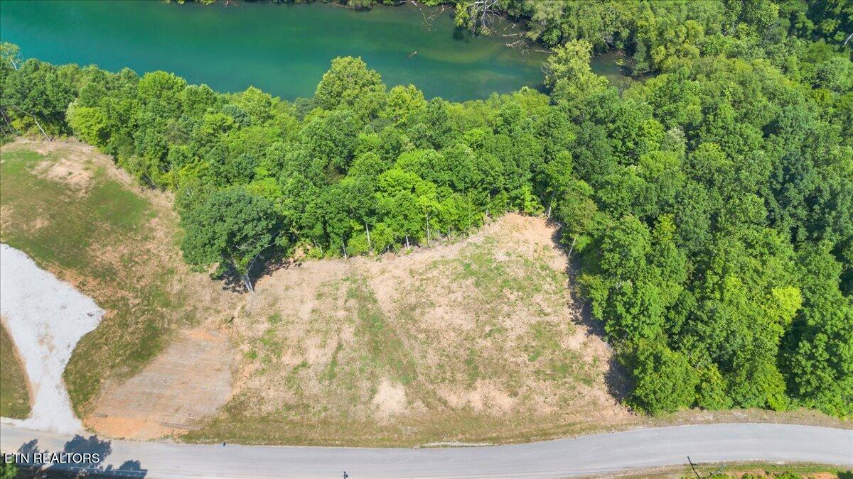 2321 Cove Pointe Road Lafollette TN 37766