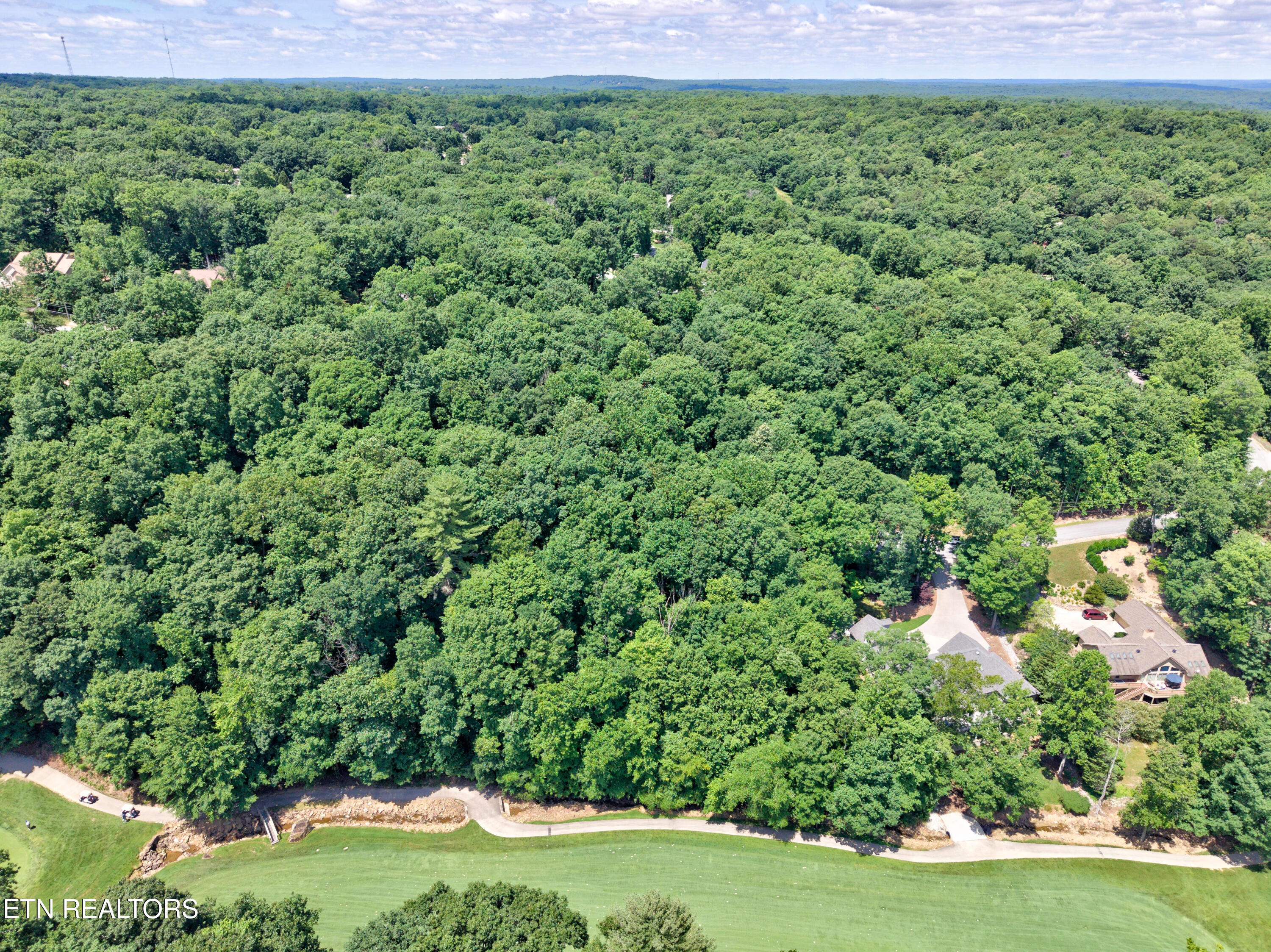 32 Claremont Circle Crossville TN 38558