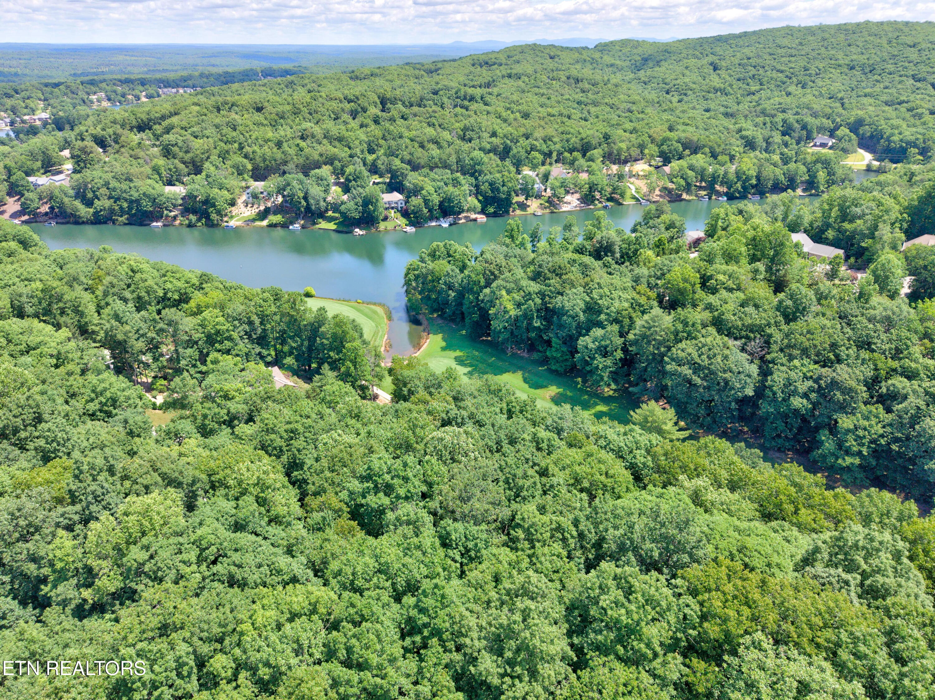 32 Claremont Circle Crossville TN 38558