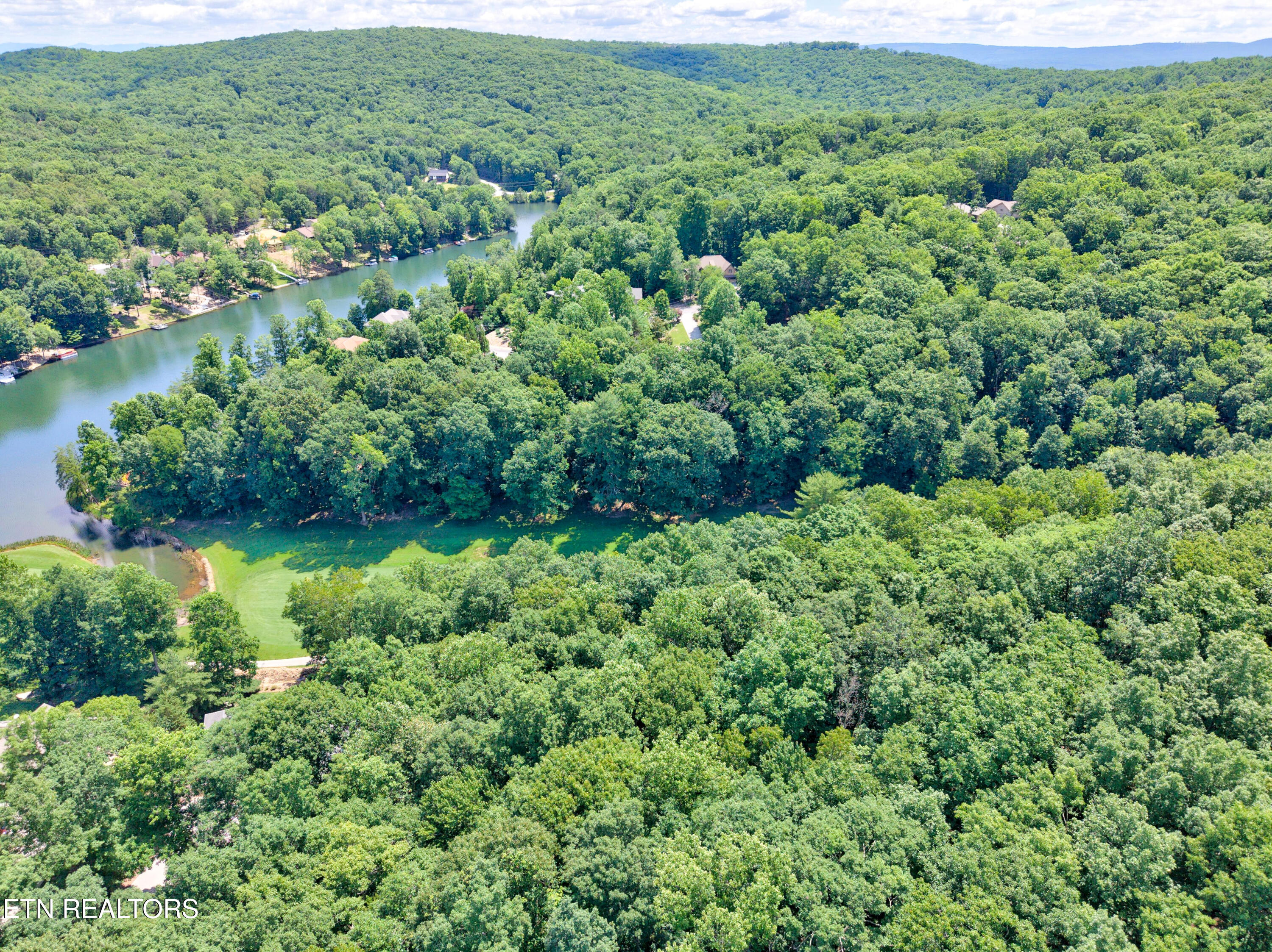 32 Claremont Circle Crossville TN 38558