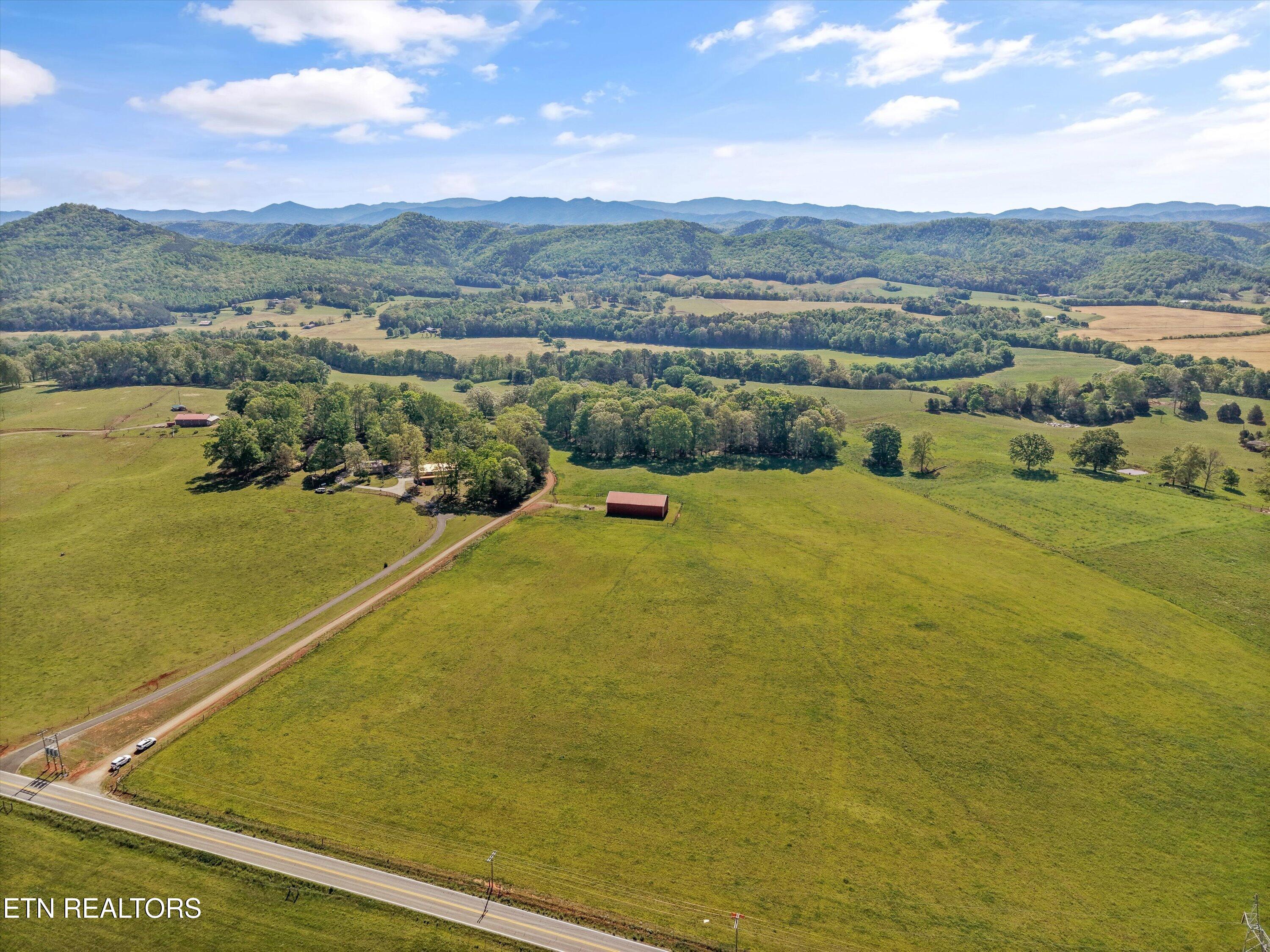 880 & 890 Fairview Road Tellico Plains TN 37385