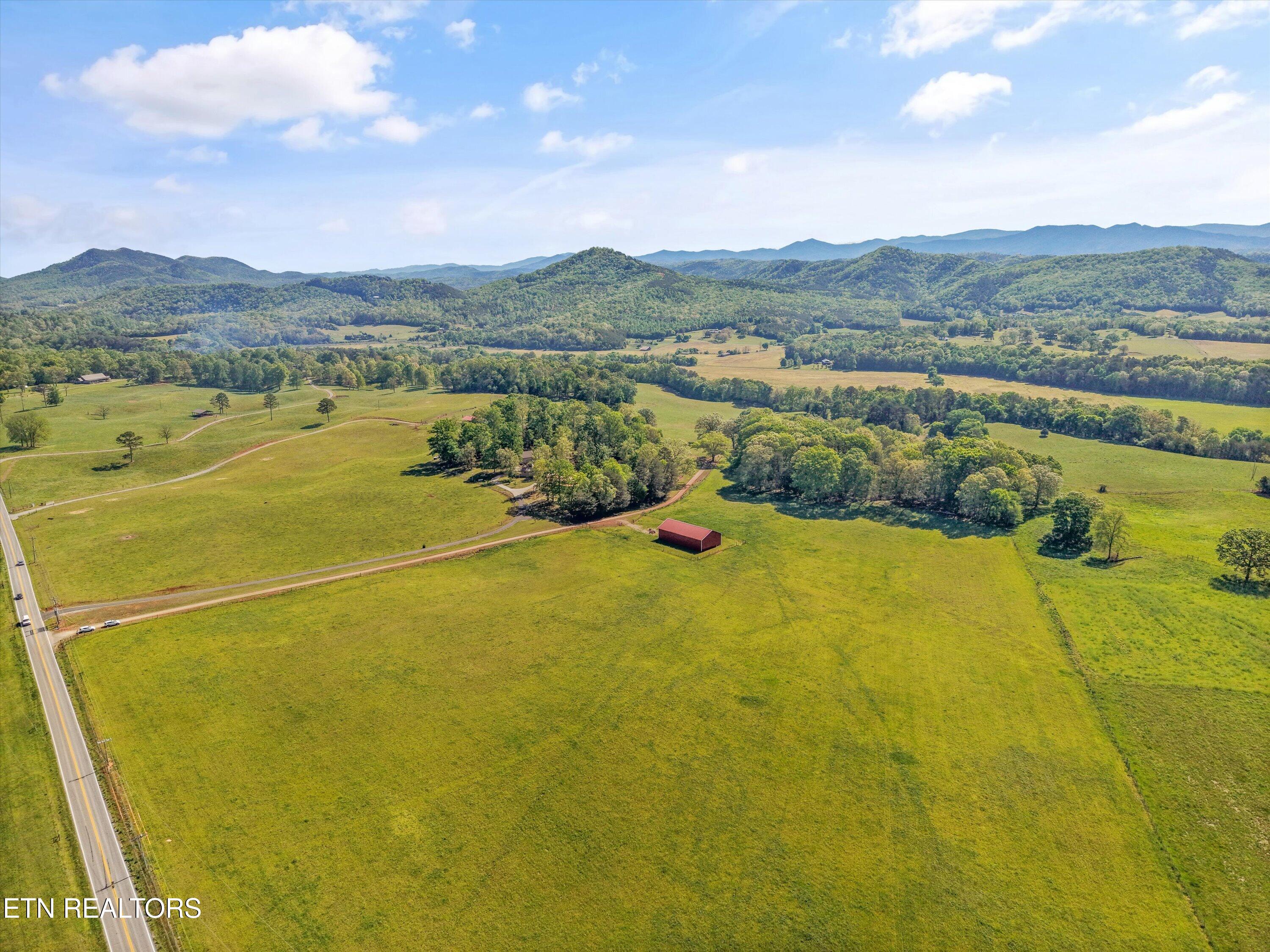 880 & 890 Fairview Road Tellico Plains TN 37385