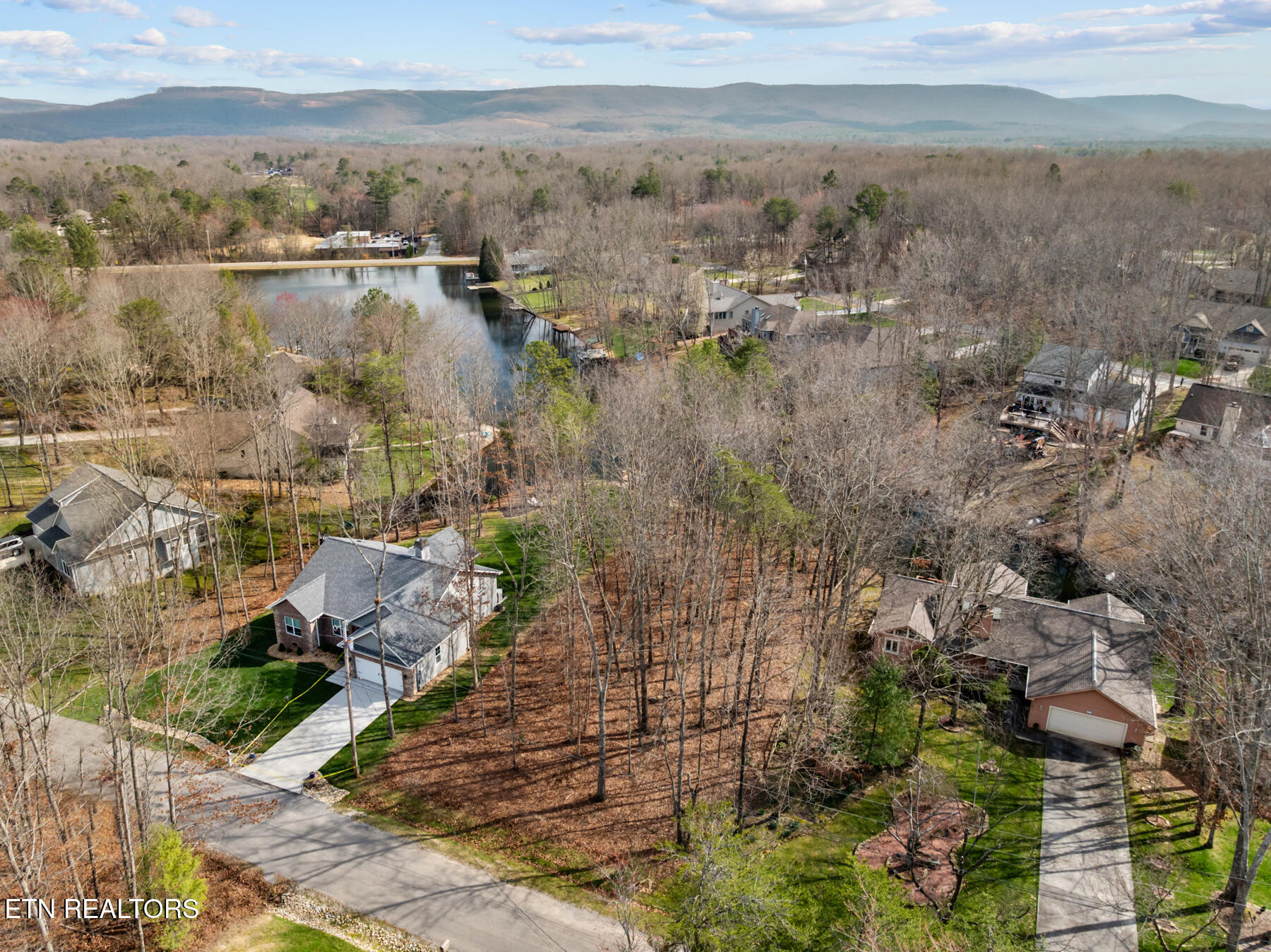 15 Andover Lane Crossville TN 38558