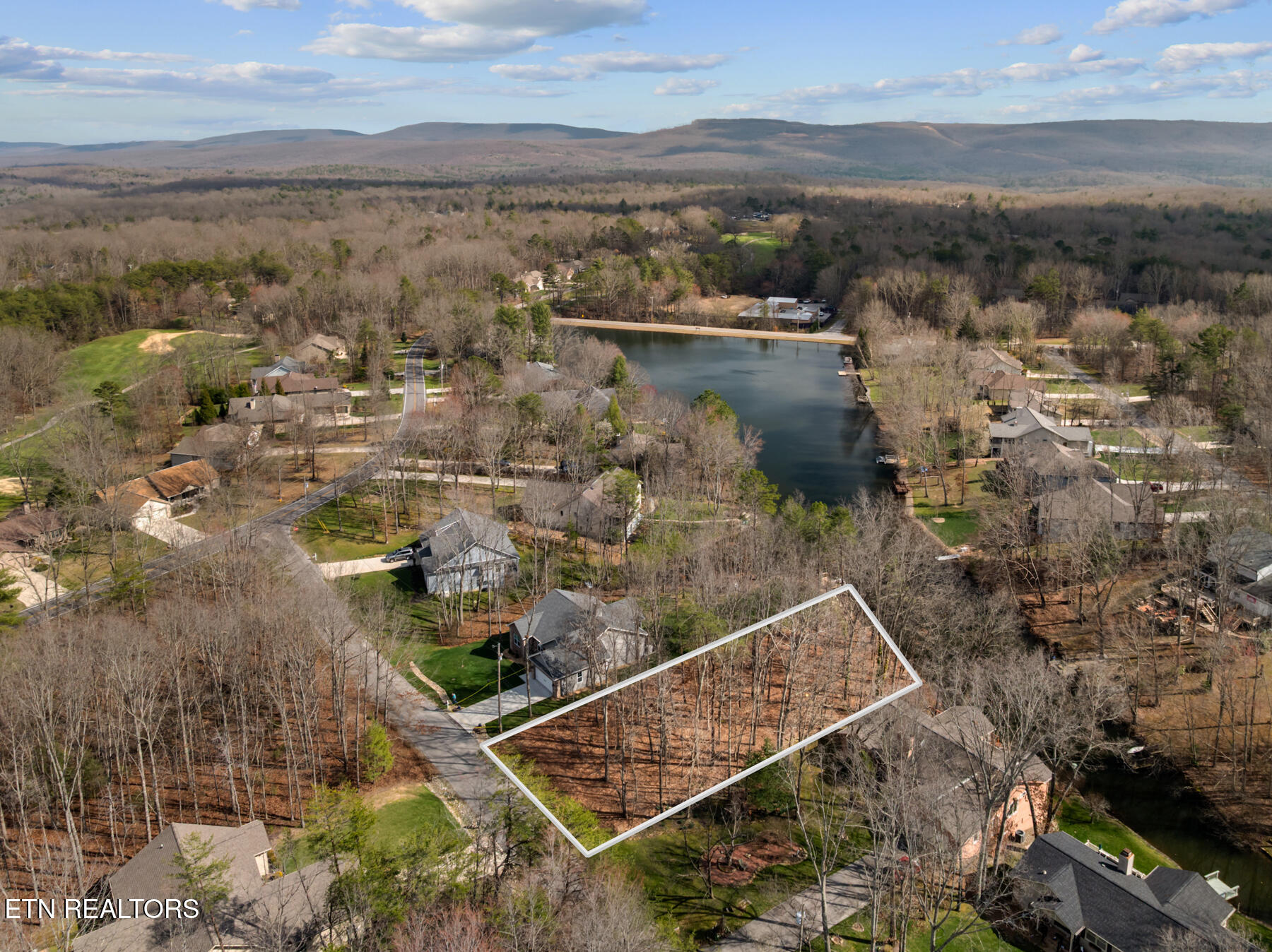15 Andover Lane Crossville TN 38558