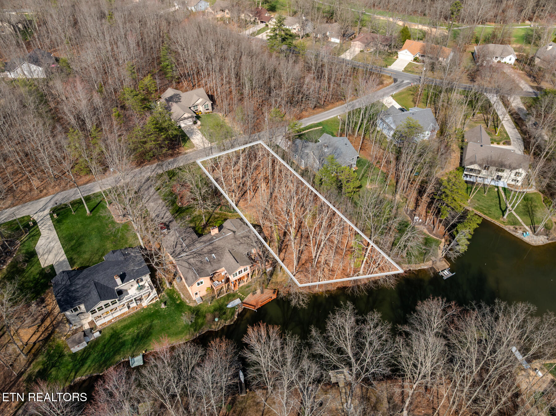 15 Andover Lane Crossville TN 38558