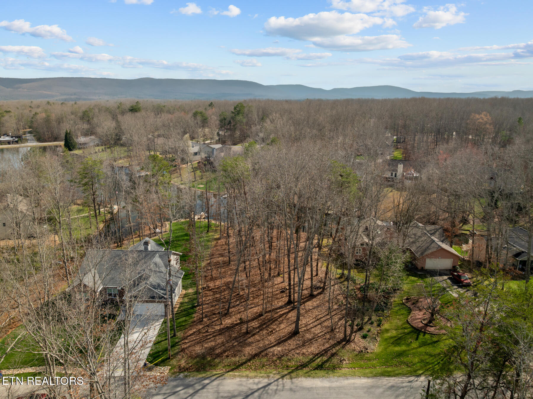 15 Andover Lane Crossville TN 38558