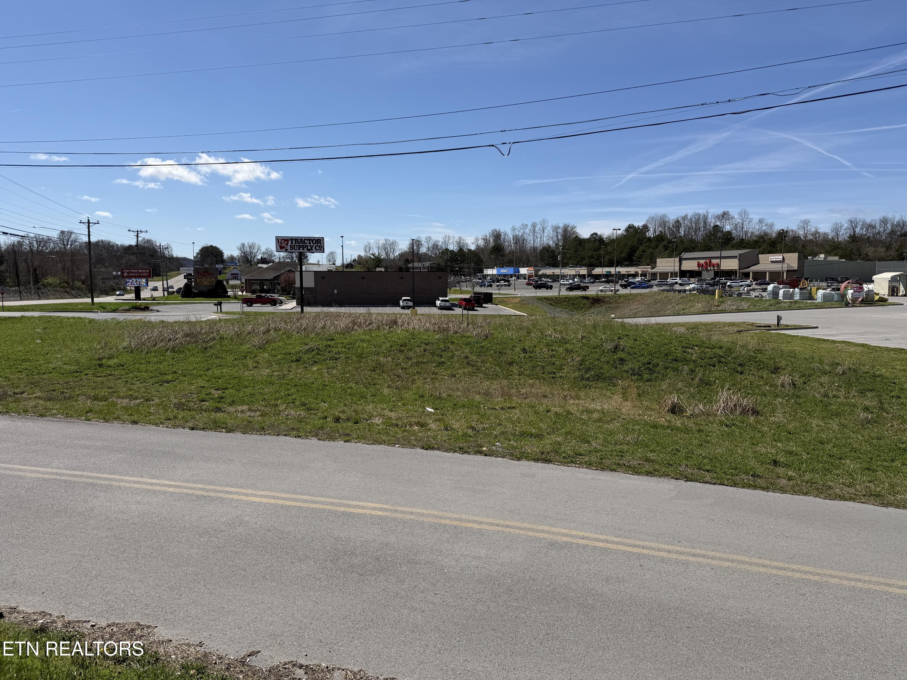 402 S Broad Street New Tazewell TN 37825