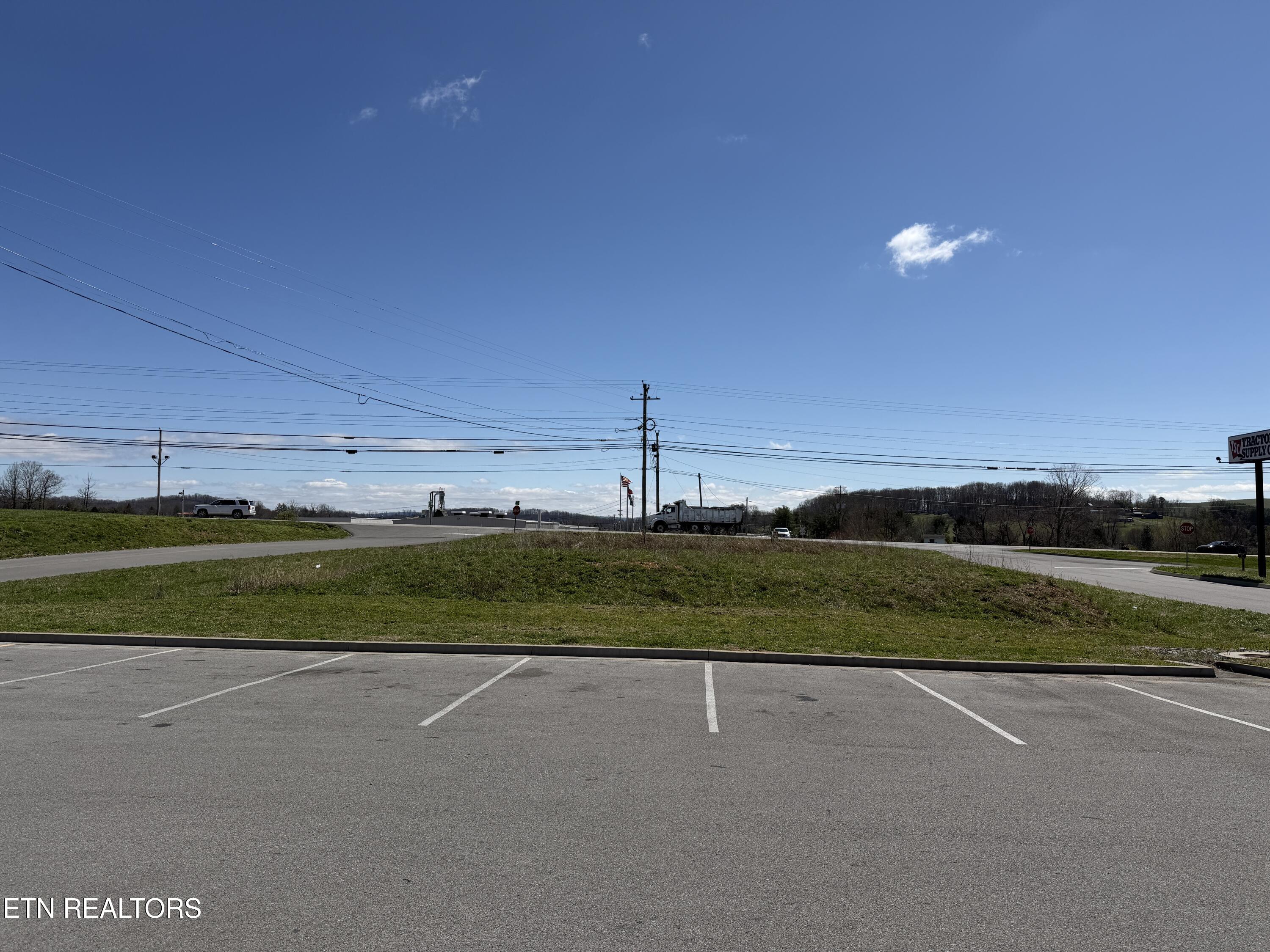 402 S Broad Street New Tazewell TN 37825