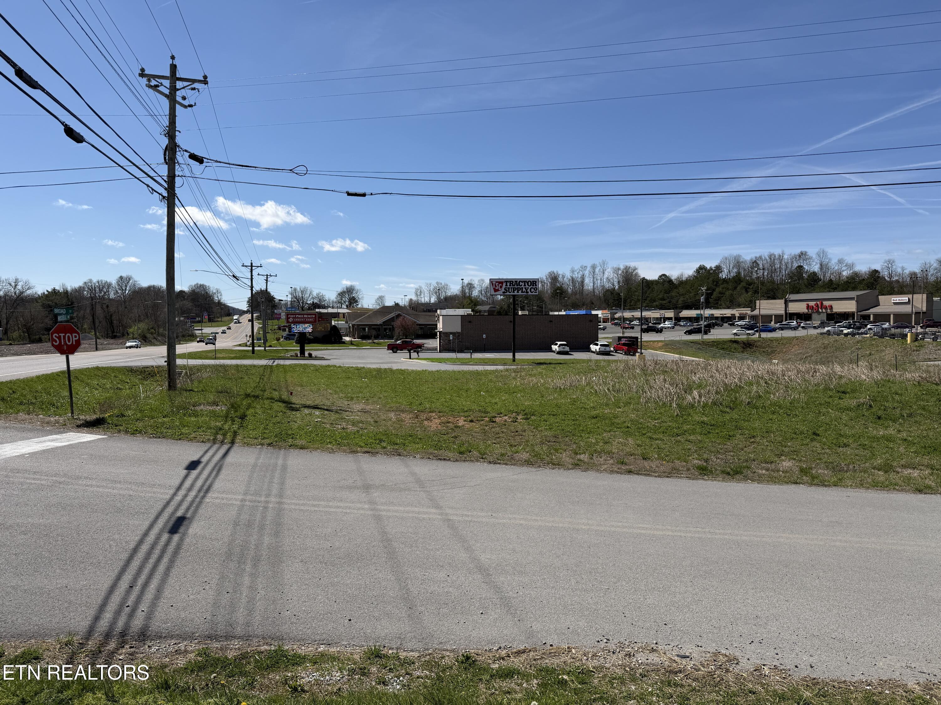 402 S Broad Street New Tazewell TN 37825