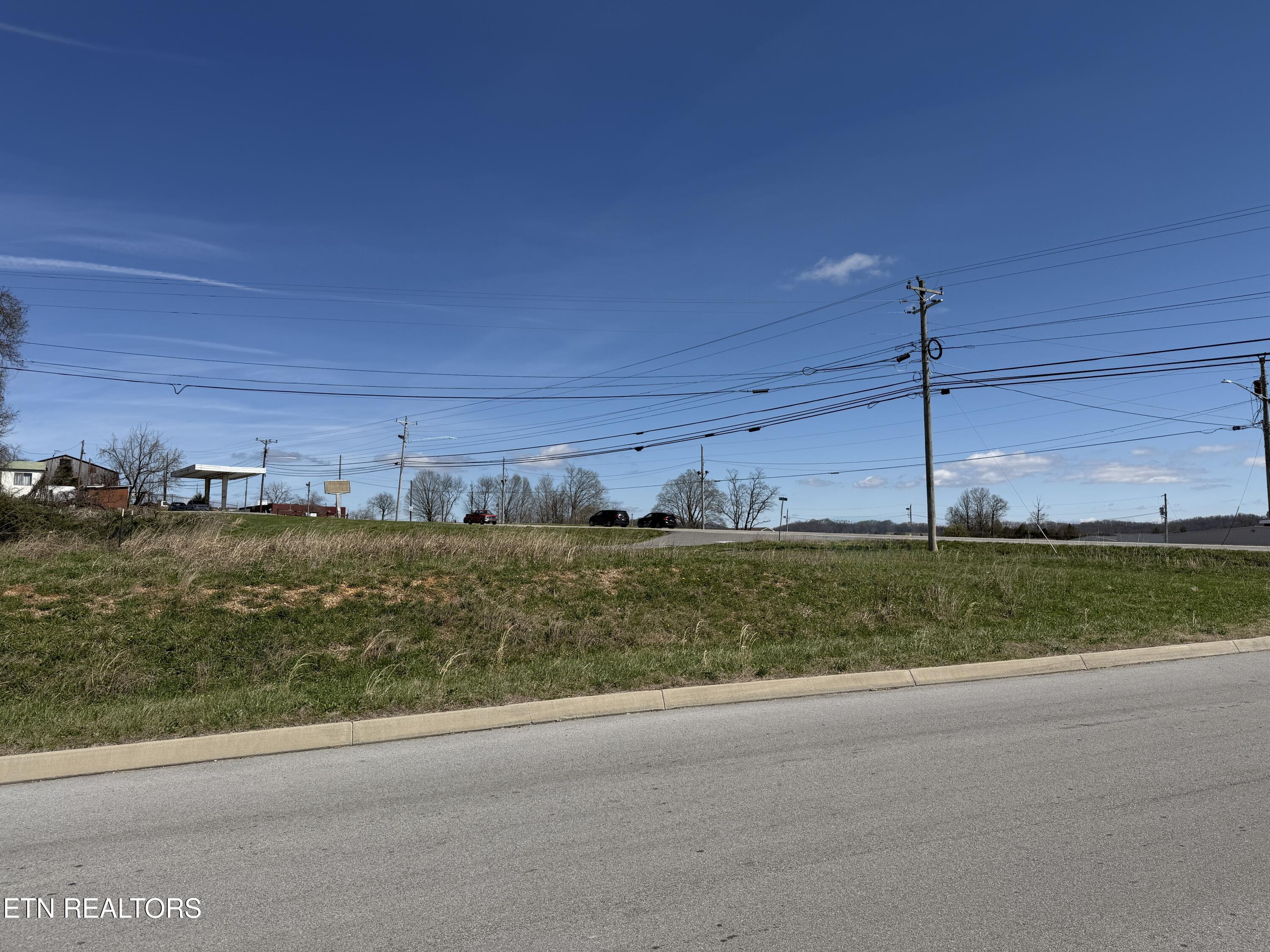402 S Broad Street New Tazewell TN 37825