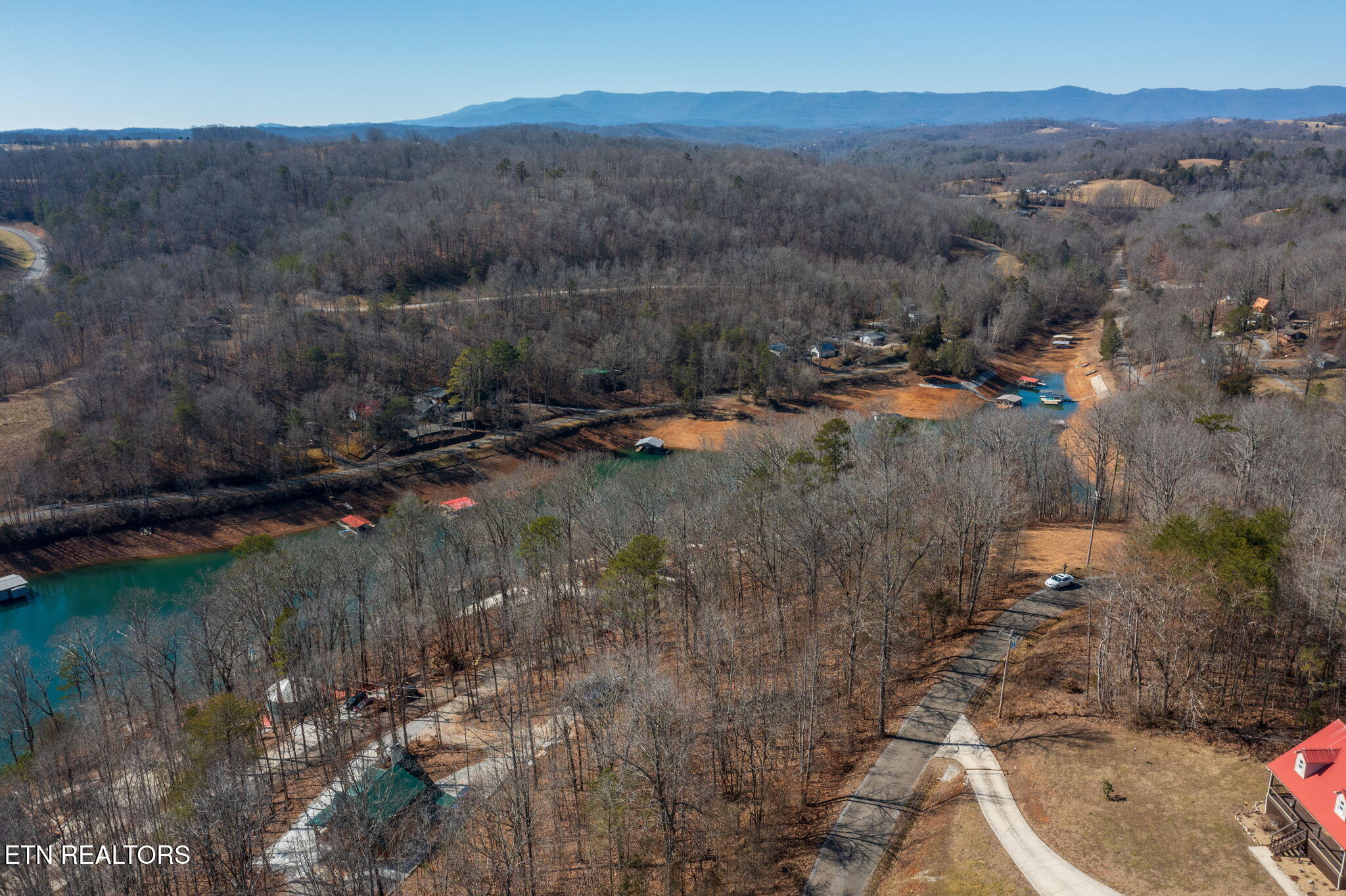 E Dogwood Trail Lafollette TN 37766