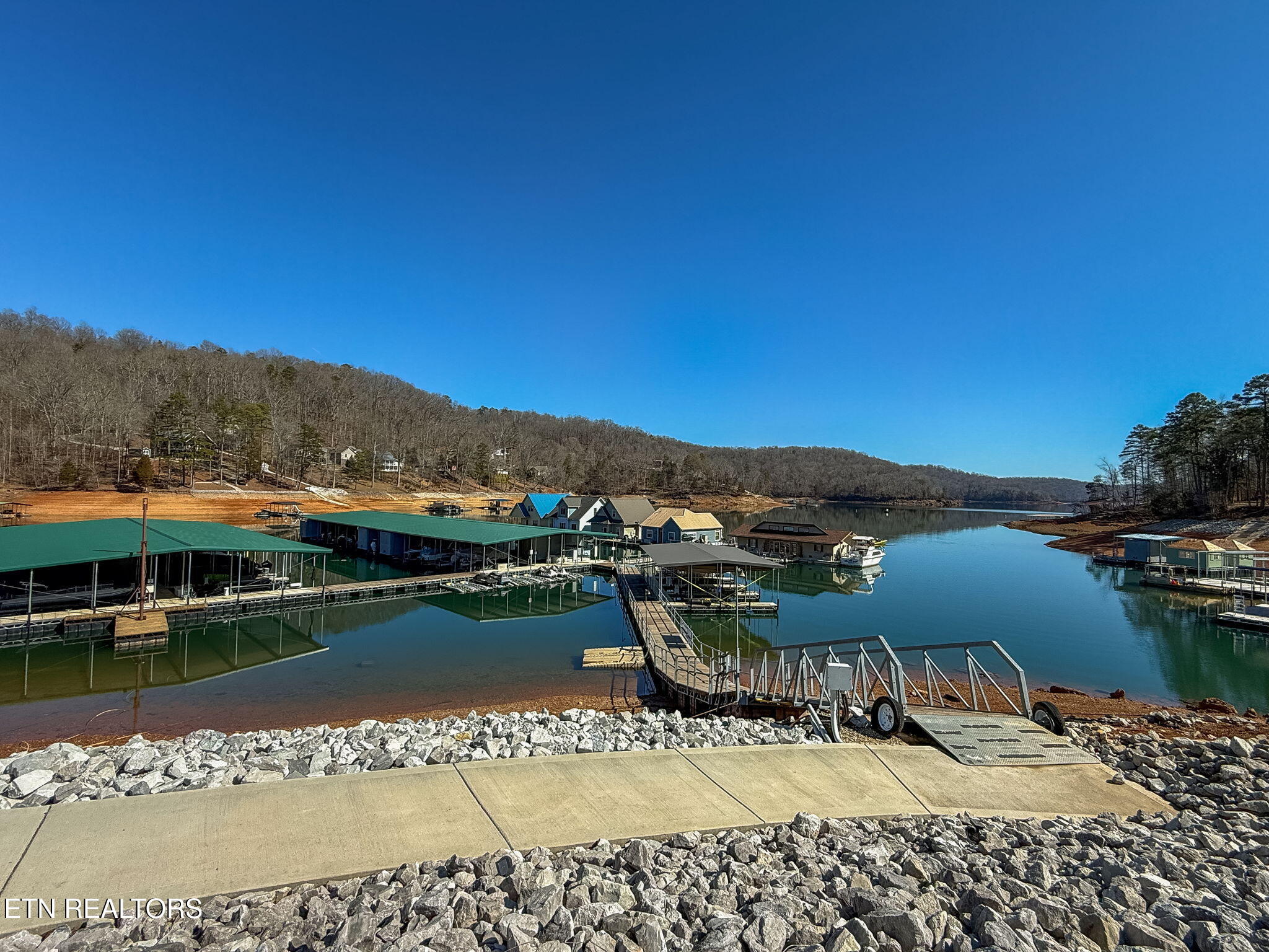E Dogwood Trail Lafollette TN 37766