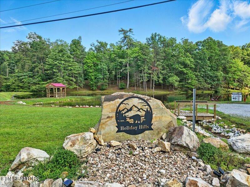 6871 Holiday Drive Tallassee TN 37878