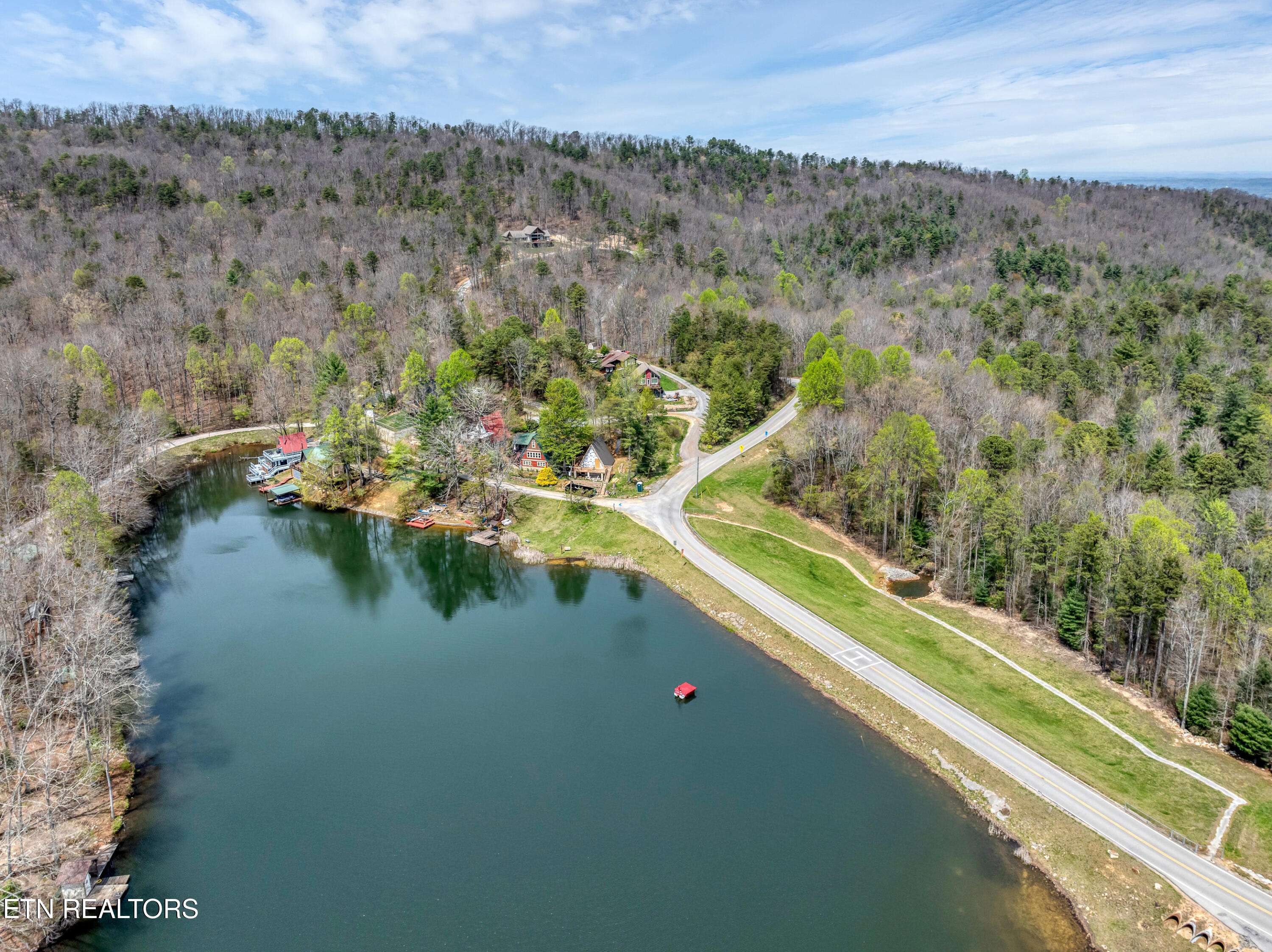 6871 Holiday Drive Tallassee TN 37878